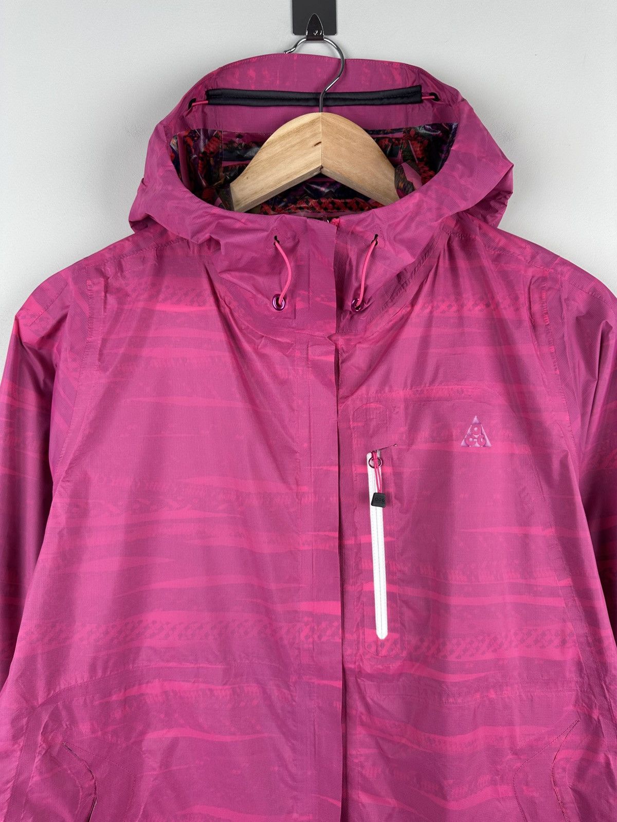 Nike ACG Nike ACG Lightweight Jacket Hooded Womens Size M / US 6-8 / IT 42-44 - 3 Thumbnail