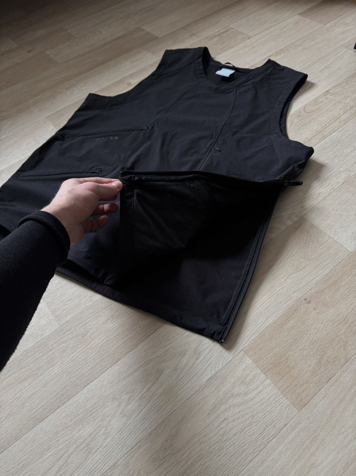 NOCTA × Nike Nike x NOCTA Drake Golf Vest Black drill gorpcore rare rap Size US M / EU 48-50 / 2 - 6 Thumbnail