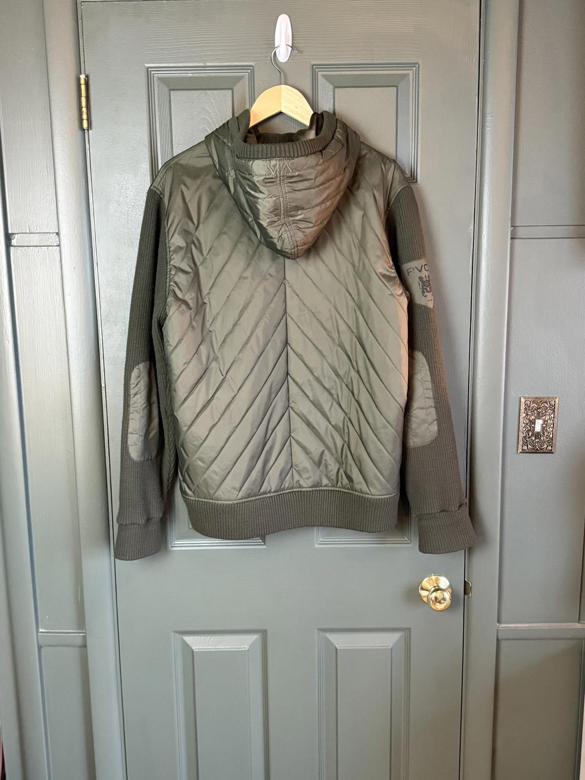 RVCA RVCA Men's Quilted Hooded Jacket with Knit Sleeves Size US L / EU 52-54 / 3 - 2 Thumbnail