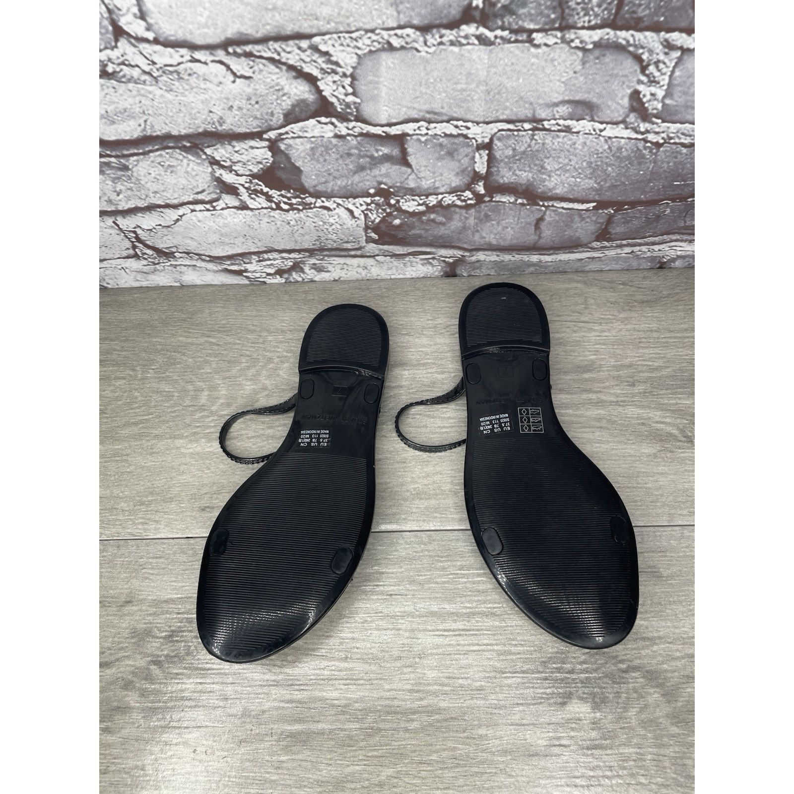 Stuart Weitzman Stuart Weitzman Black Sawyer Jelly Flats Slides Sandals Wome Size US 7 / IT 37 - 23 Thumbnail