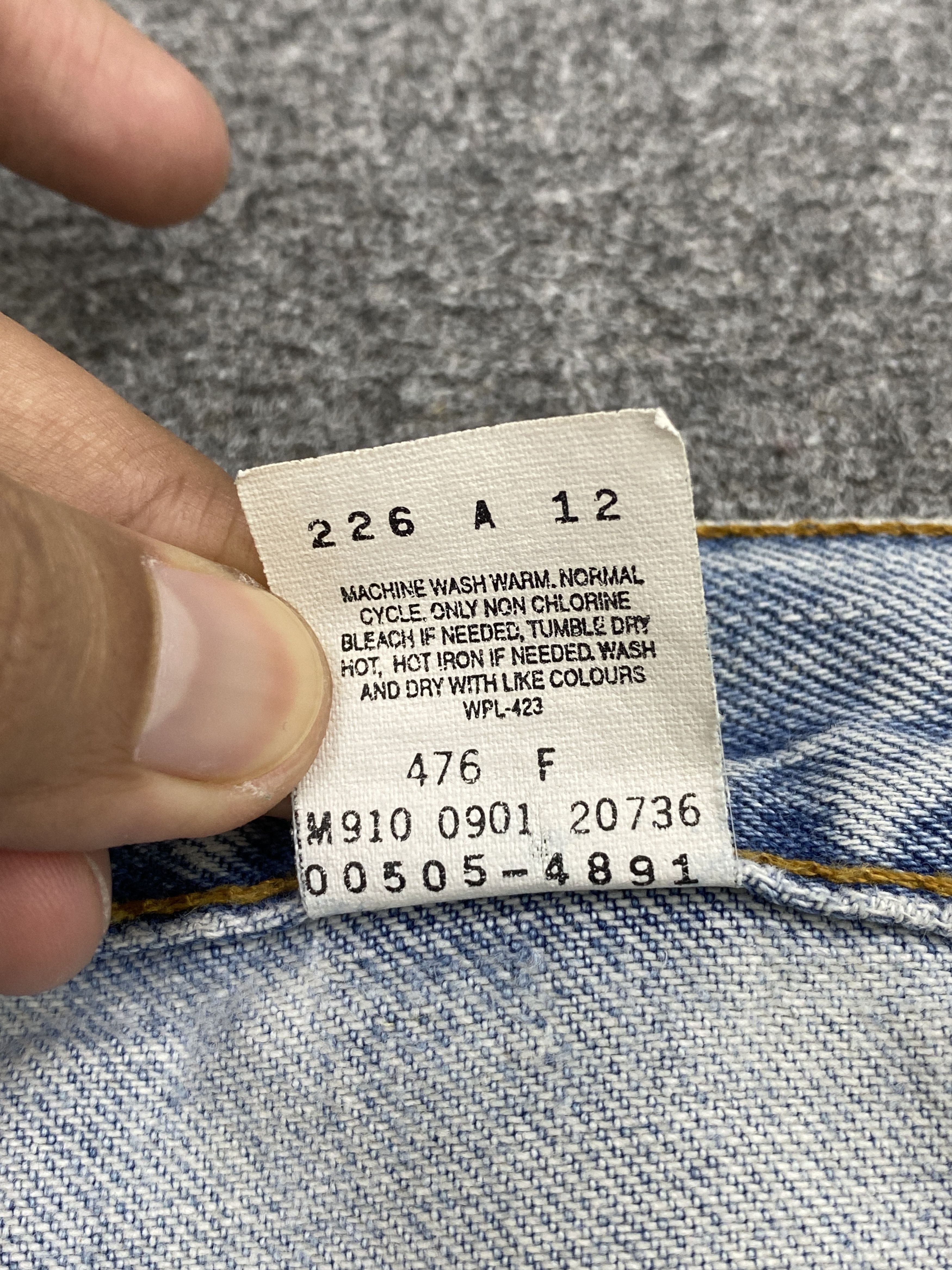 Levi's × Vintage Light Washed Vintage 90s Levi's 505 Denim Jeans Size US 37 - 8 Thumbnail