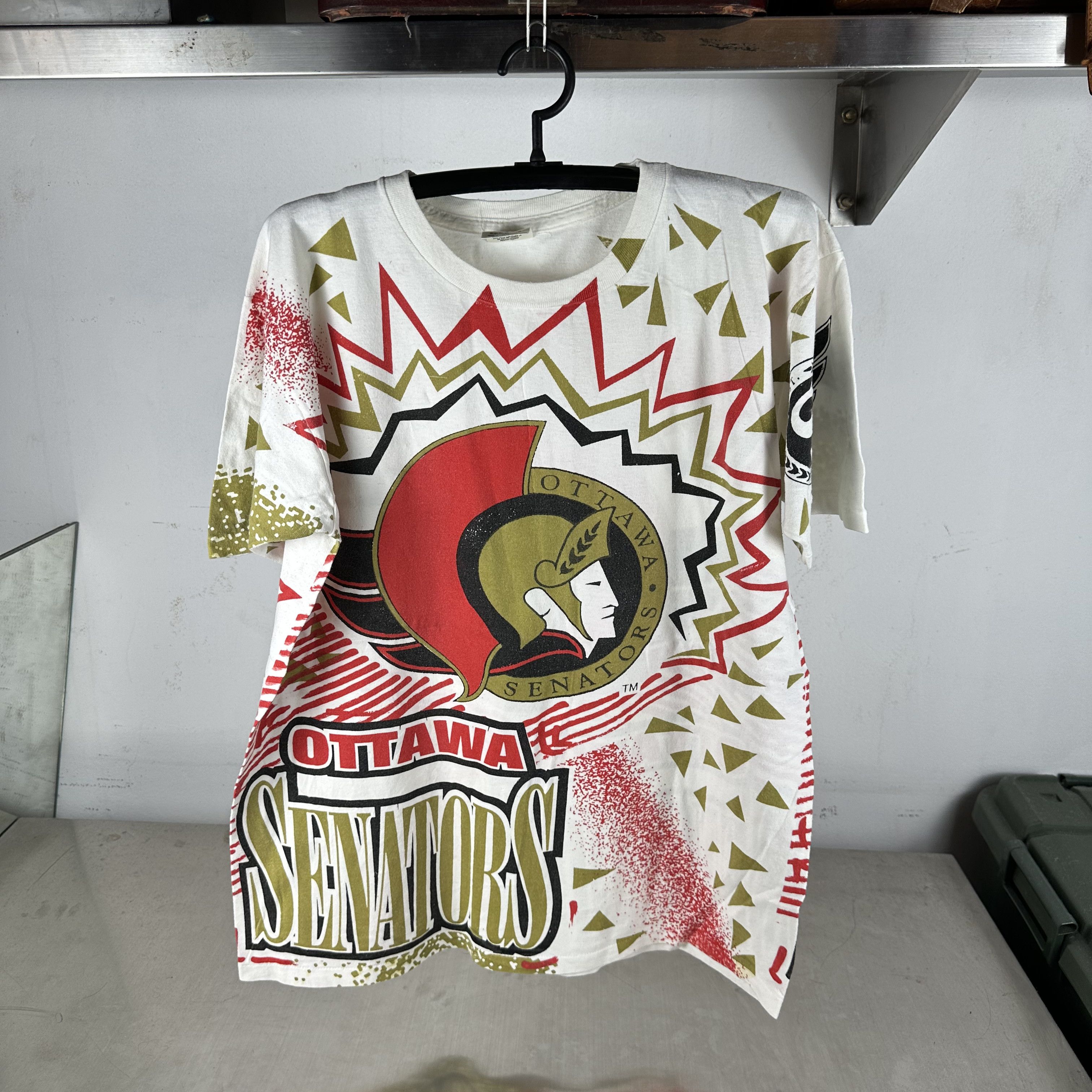 Vintage Vintage 90s Ottawa Senators Hockey NHL AOP T-shirt Size US L / EU 52-54 / 3 - 1 Thumbnail