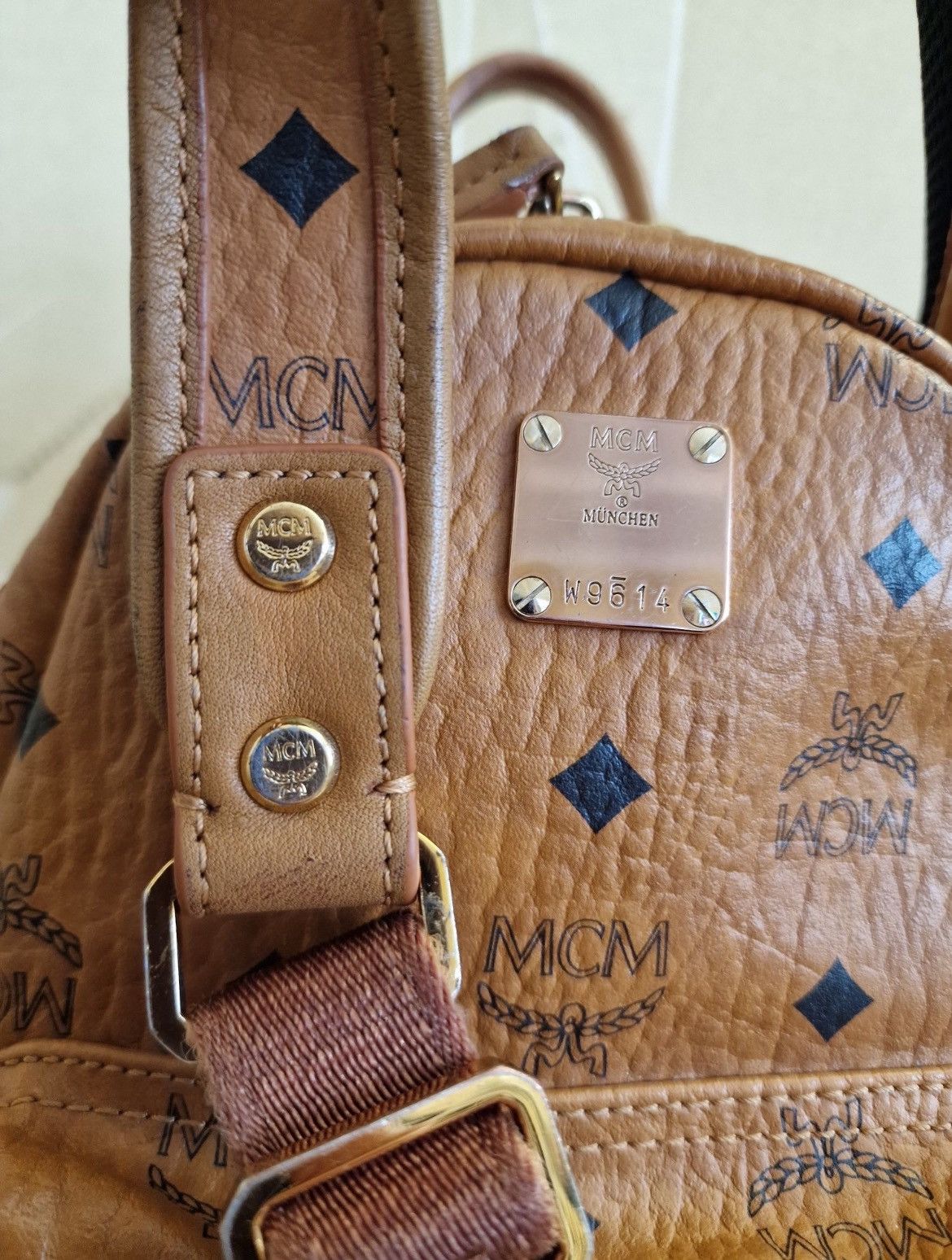 Designer RRP 900$ MCM Munchen w9614 visetos studded mini backpack sta Size ONE SIZE - 5 Thumbnail