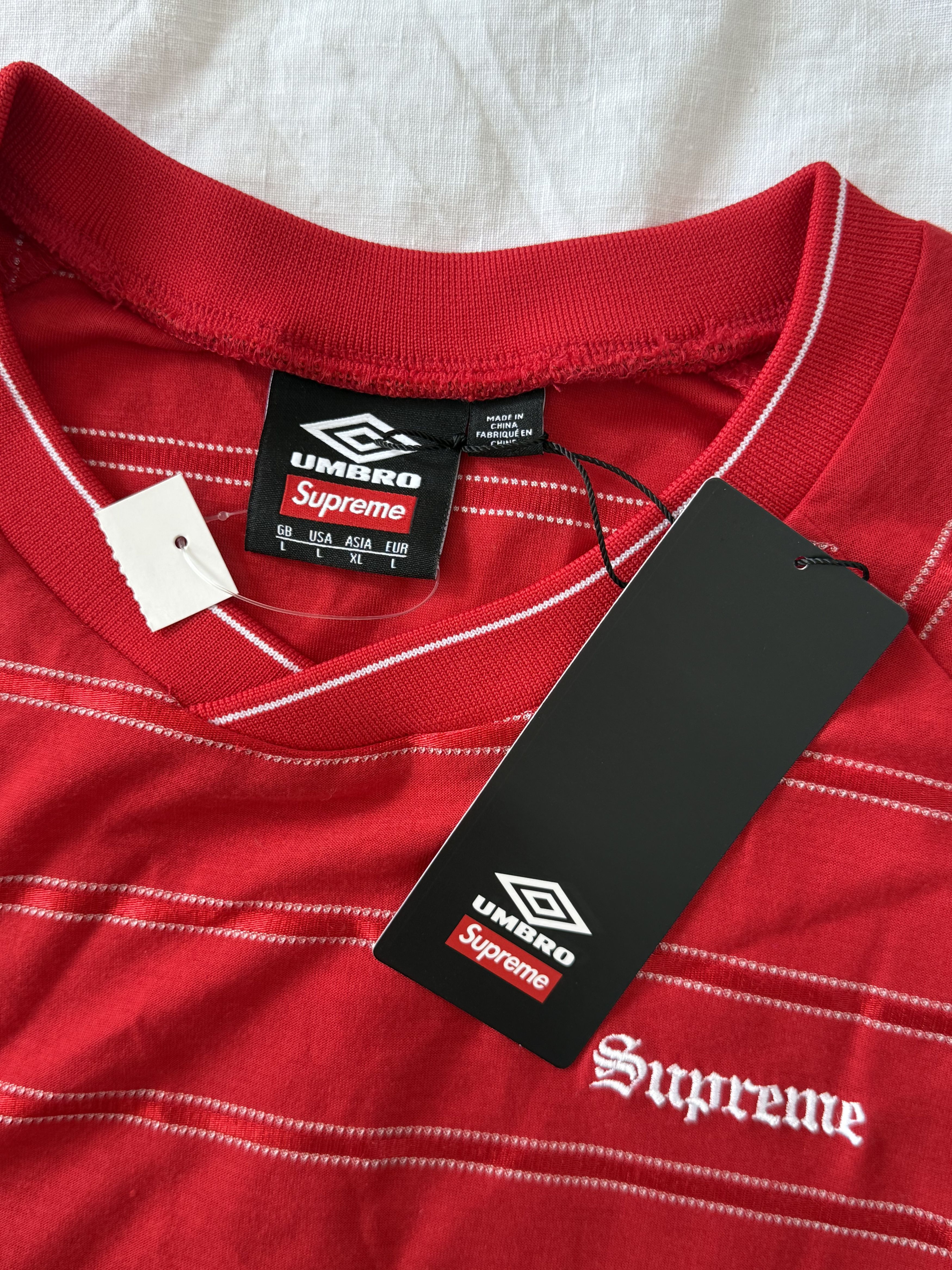 Supreme Supreme x Umbro Jersey - 2025 - Red Size US L / EU 52-54 / 3 - 3 Thumbnail