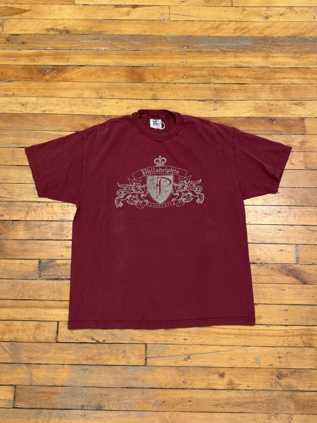 Vintage Vintage Collegiate Philadelphia University Red Tee Size US XL / EU 56 / 4 - 2 Thumbnail