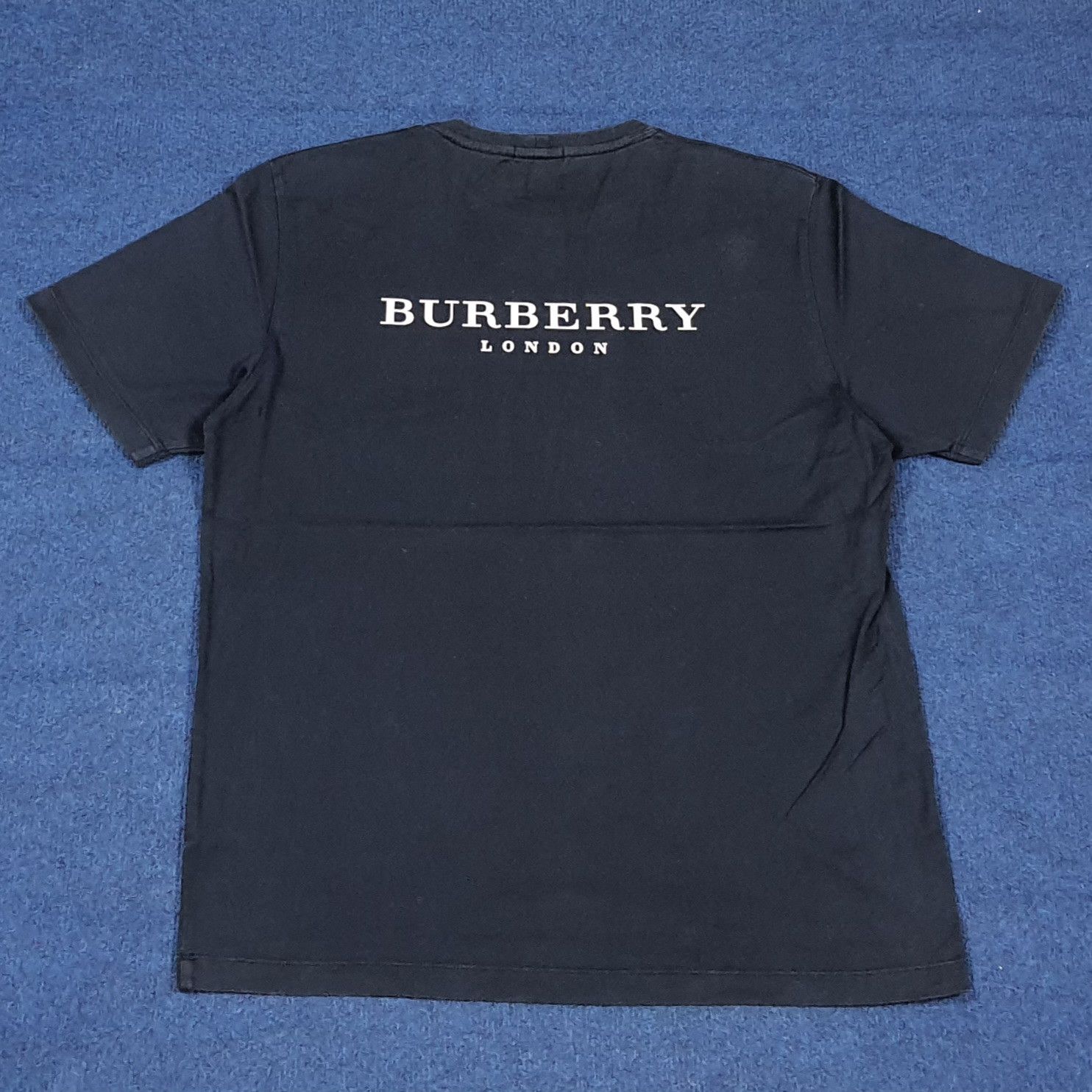 Burberry Vintage Burberry Equestrian Knight Design Tshirt C285N54 Size US M / EU 48-50 / 2 - 1 Thumbnail