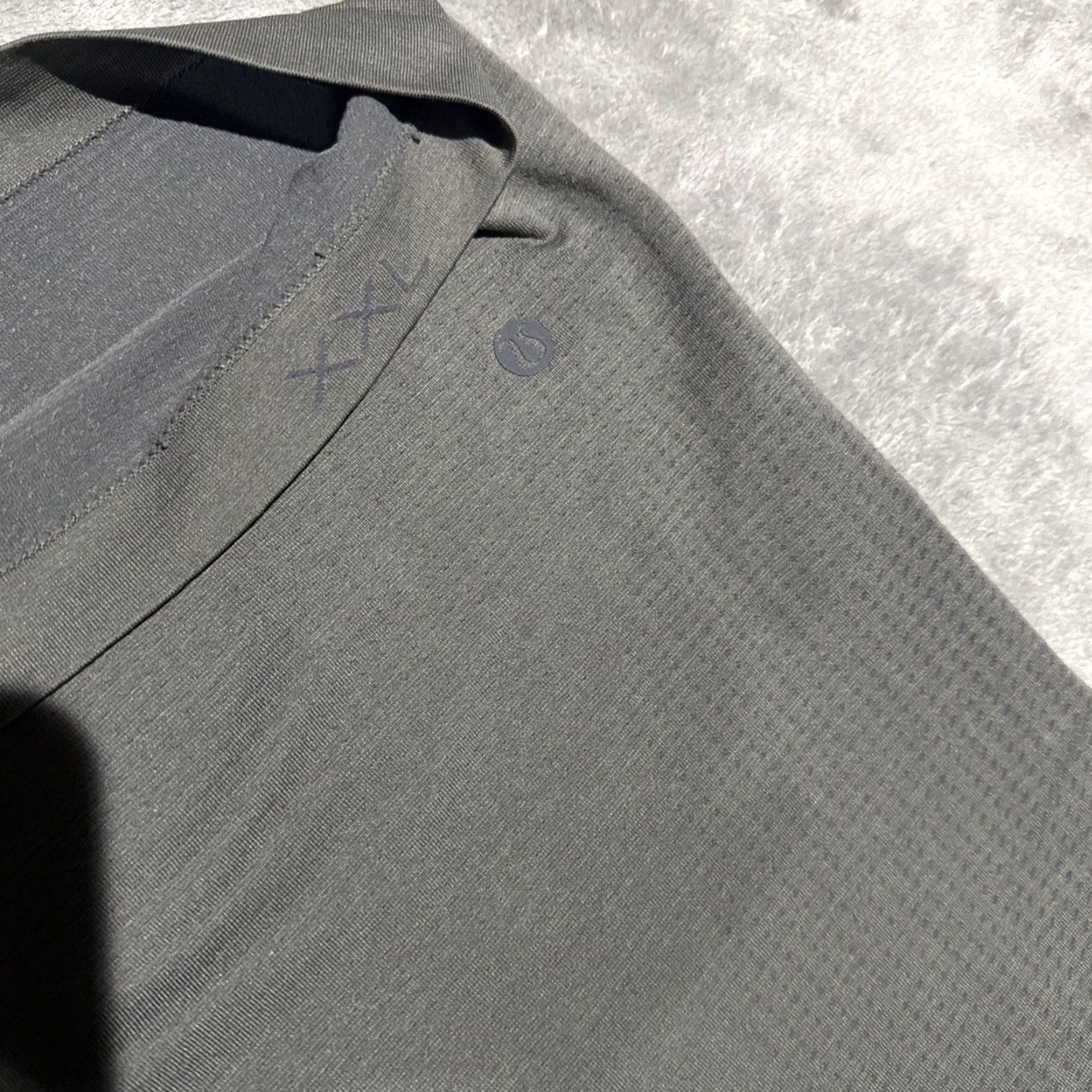 Lululemon Lululemon Shirt Mens XXL Gray Metal Vent Tech Casual Gym Workout Logo Stretch Size US XXL / EU 58 / 5 - 7 Thumbnail