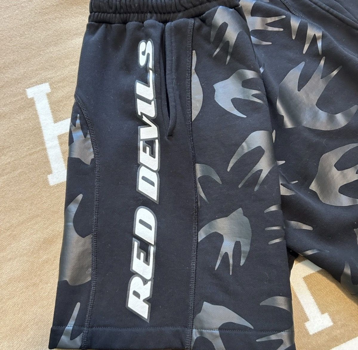 McQ Alexander McQueen NWT McQ Alexander McQueen Shorts Sparrow Print - M Oversized Size US 32 / EU 48 - 4 Thumbnail