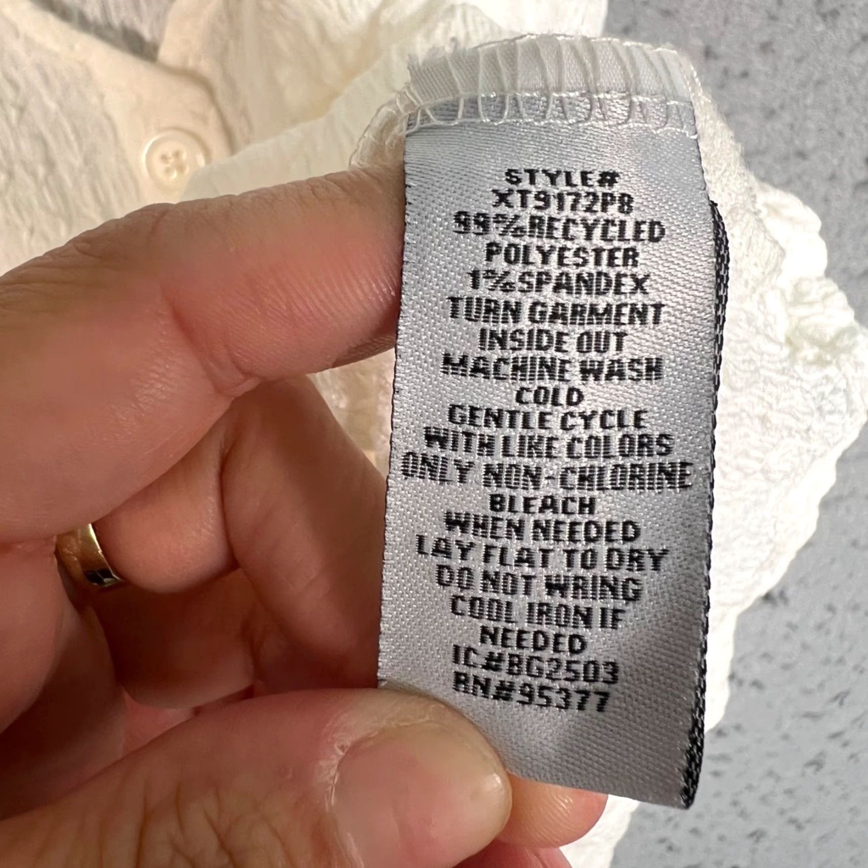 Sanctuary Sanctuary Blouse Shirt Women Sleeveless White Small V-Neck Button-Front Crinkled 90s / 80s Vintage Womens Santcuary Size S / US 4 / IT 40 - 4 Thumbnail
