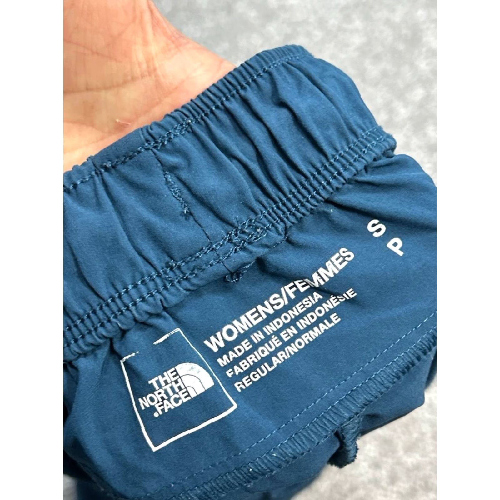 The North Face The North Face Running Shorts Womens Small Blue Logo Stretch Mid Rise Drawstring Size 28" / US 6 / IT 42 - 7 Thumbnail