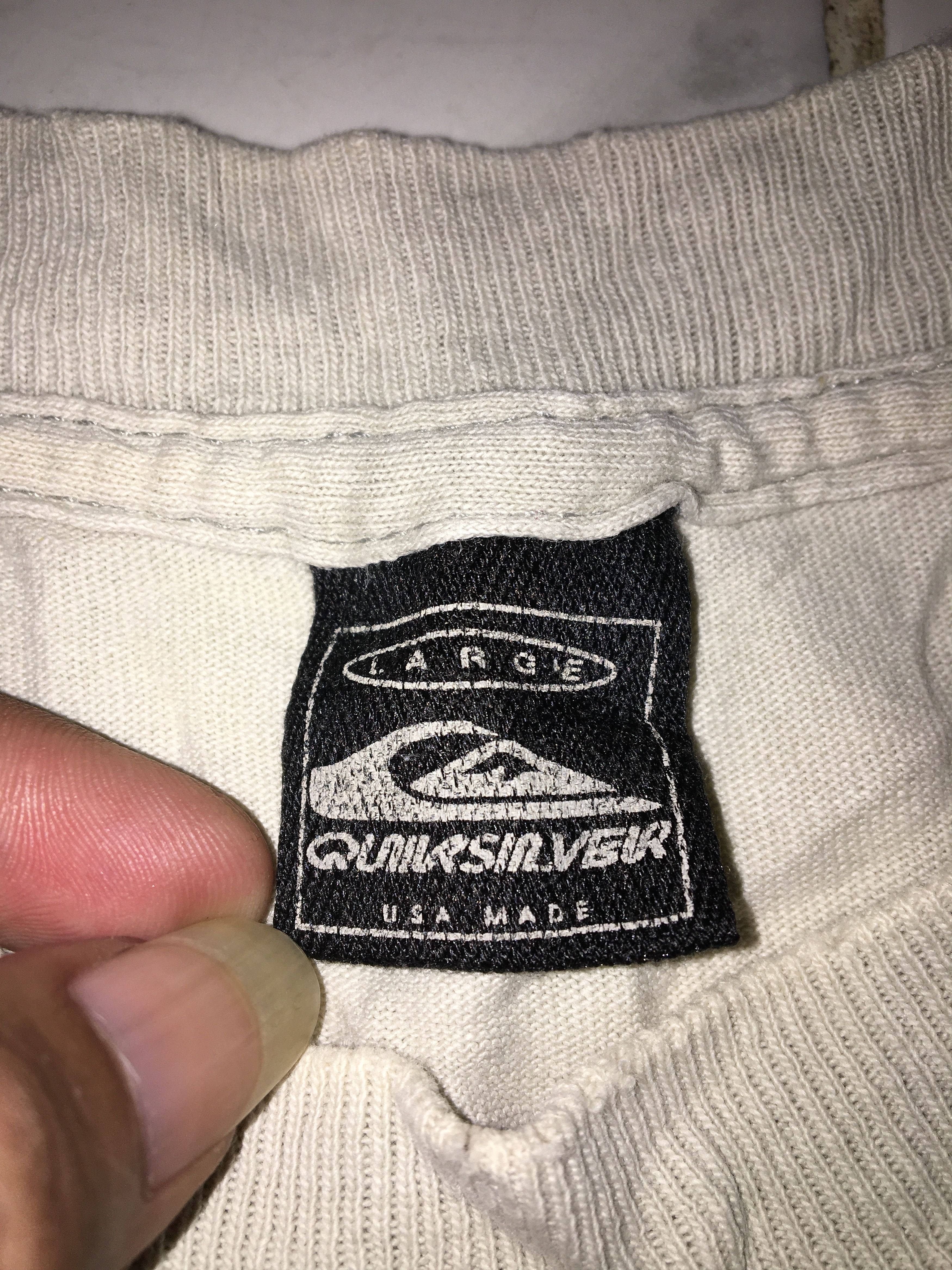Quiksilver Vintage Quiksilver Honolulu Hawaii Distressed Tee Shirt Size US L / EU 52-54 / 3 - 11 Thumbnail