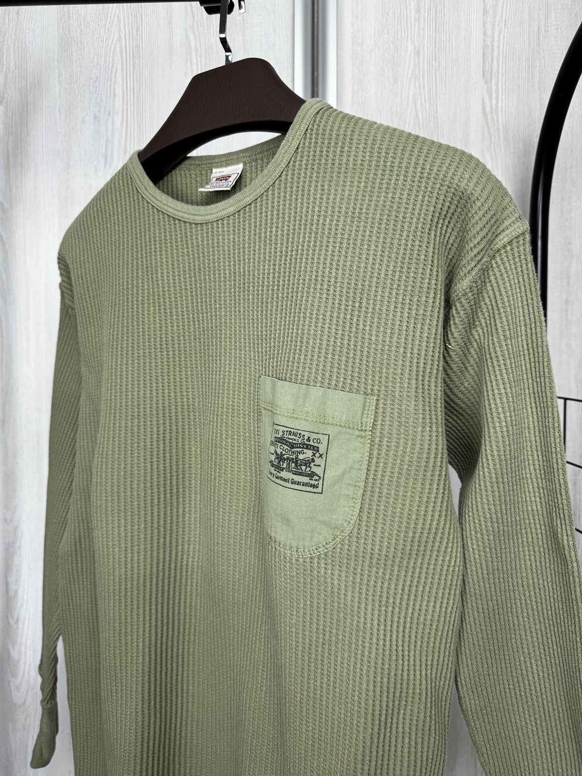 Levi's Vintage Clothing Levis vintage 90s khaki green pocket logo long sleeve tee Size US M / EU 48-50 / 2 - 5 Thumbnail