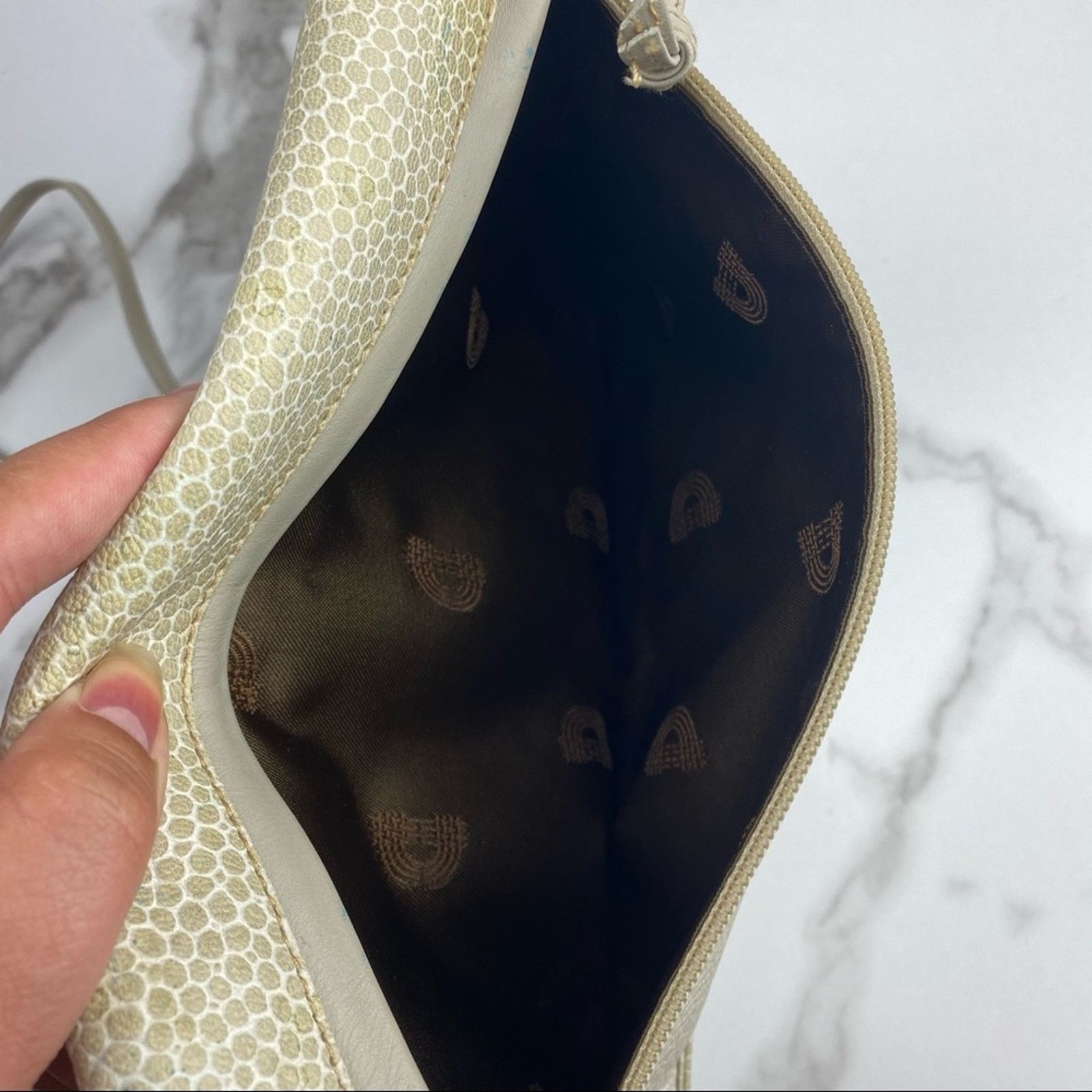 Neiman Marcus Vintage Desmo Neiman Marcus Ivory Textured Leather Crossbody Size ONE SIZE - 7 Thumbnail
