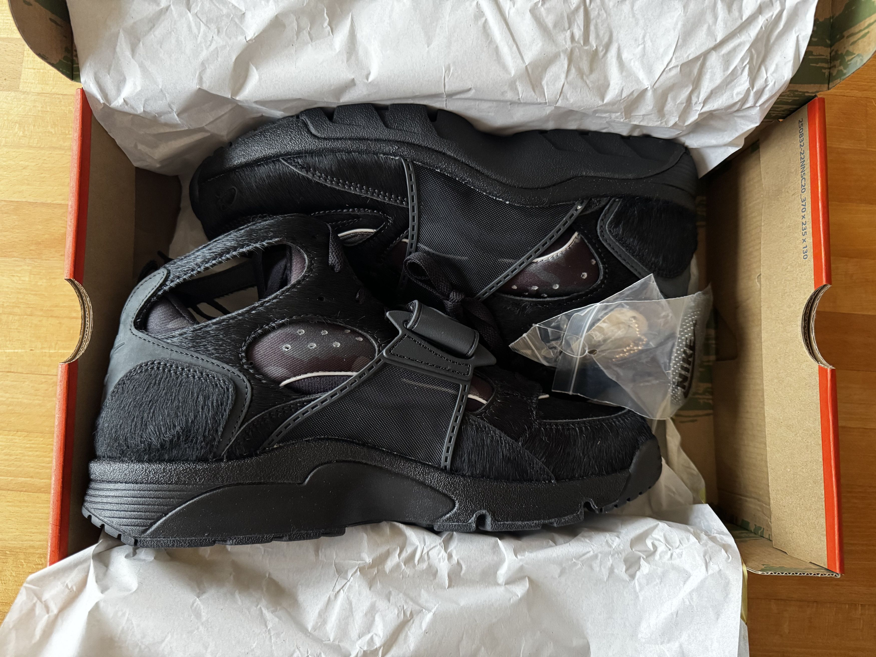 Corteiz × Nike Corteiz Nike Air Trainer Huarache Onyx Black US12 UK11 EU46 Size US 12 / EU 45 - 17 Thumbnail