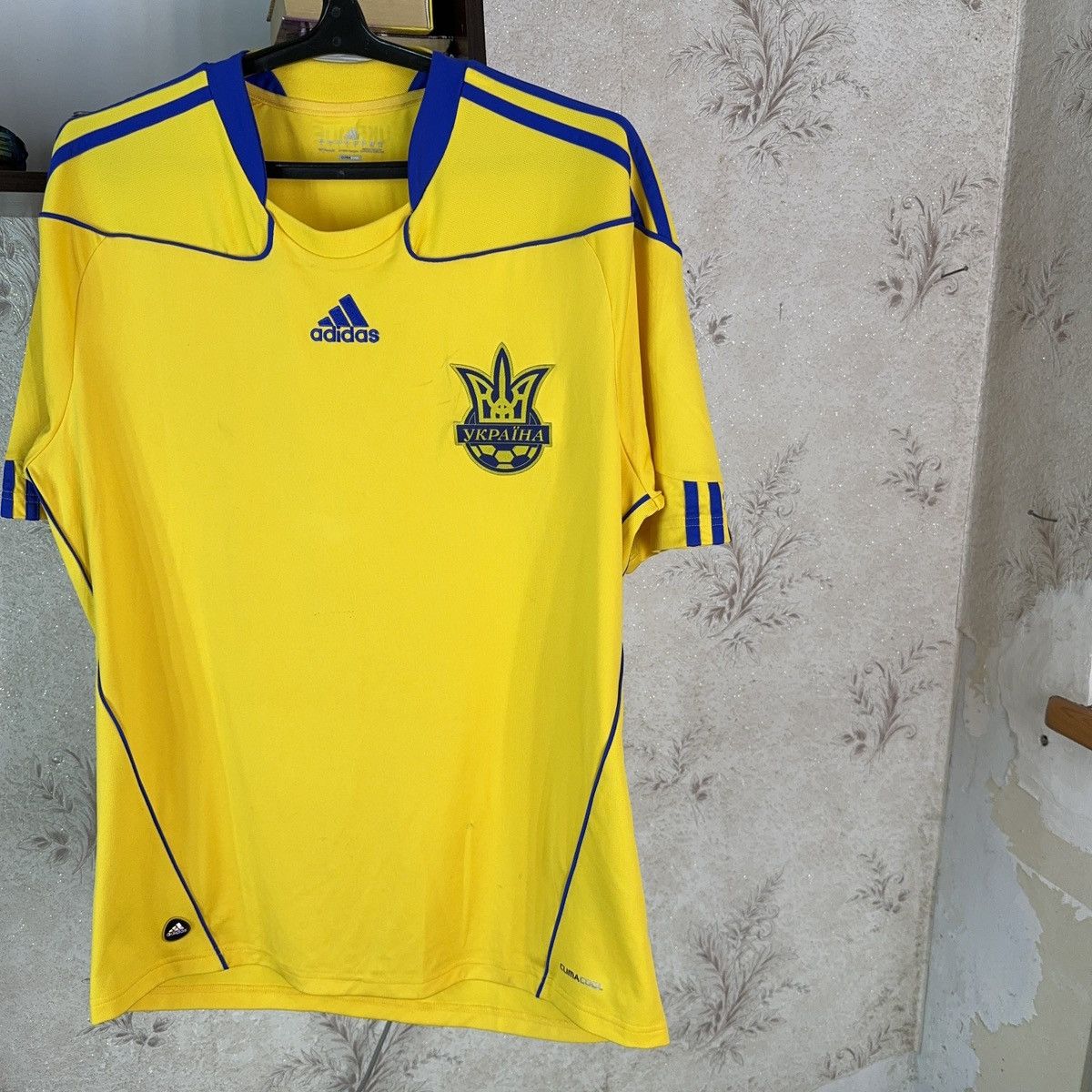 Adidas Adidas Ukraine Jersey 2011-12 Home Football Shirt Soccer L Size US L / EU 52-54 / 3 - 3 Thumbnail