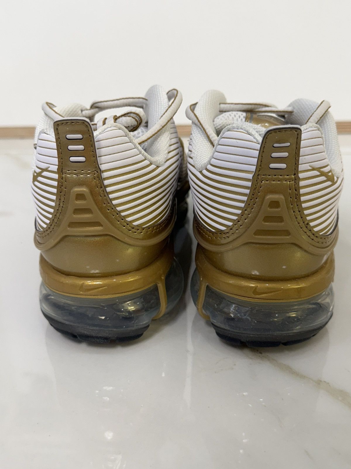 Nike Nike Air VaporMax 360 White Metallic Gold Size 9.5 Size US 9.5 / EU 42-43 - 6 Thumbnail