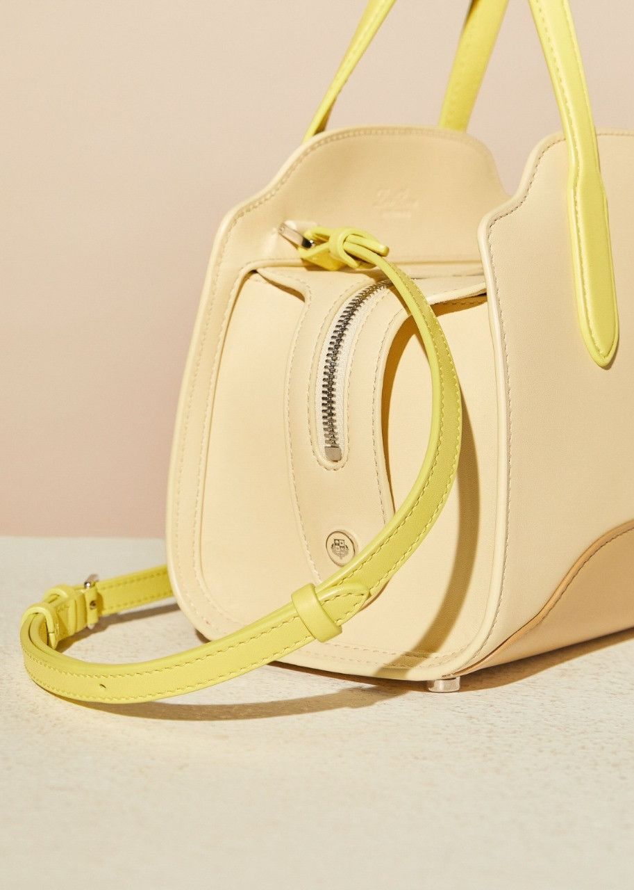 Loro Piana o1srvl11e0624 Size: OS FAM2201 Crossbody Bags in Beige Size ONE SIZE - 2 Thumbnail