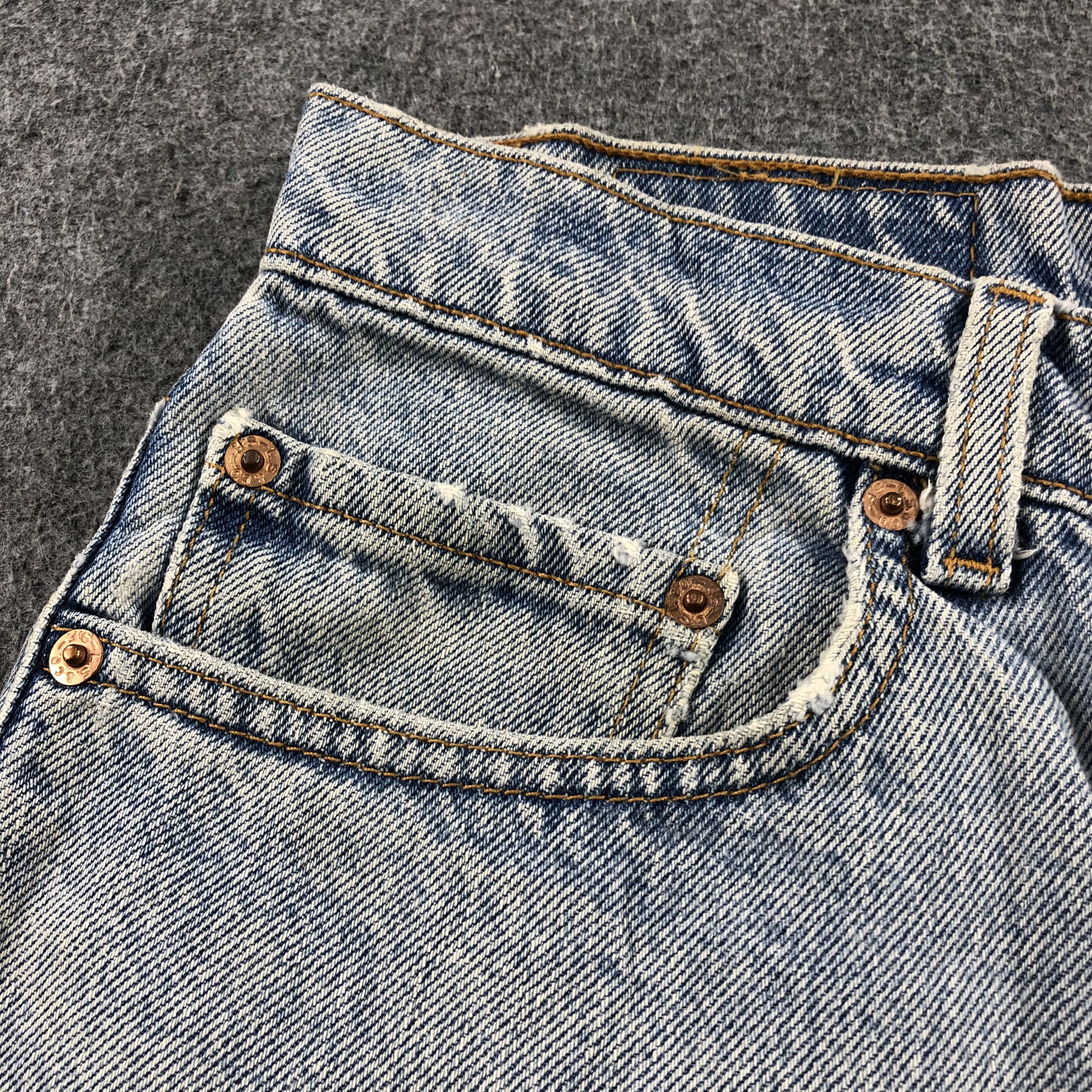 Levi's Vintage 90s Light Wash Levis 505 Jeans-J1987 Size US 32 / EU 48 - 15 Thumbnail