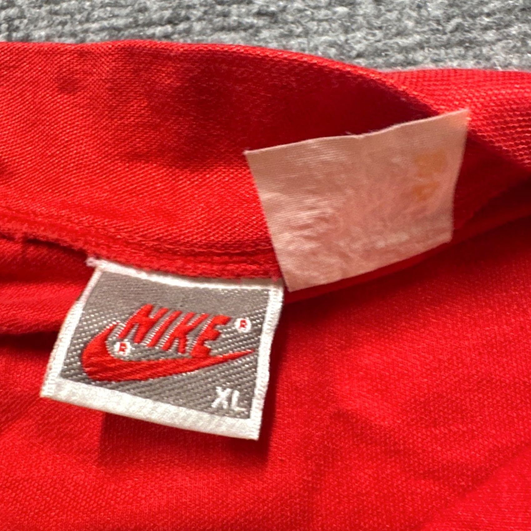 Nike VINTAGE Nike Quarter Zip Shirt XL Men Red 90s Activewear Cotton Paper Tag Y2K Size US XL / EU 56 / 4 - 2 Thumbnail
