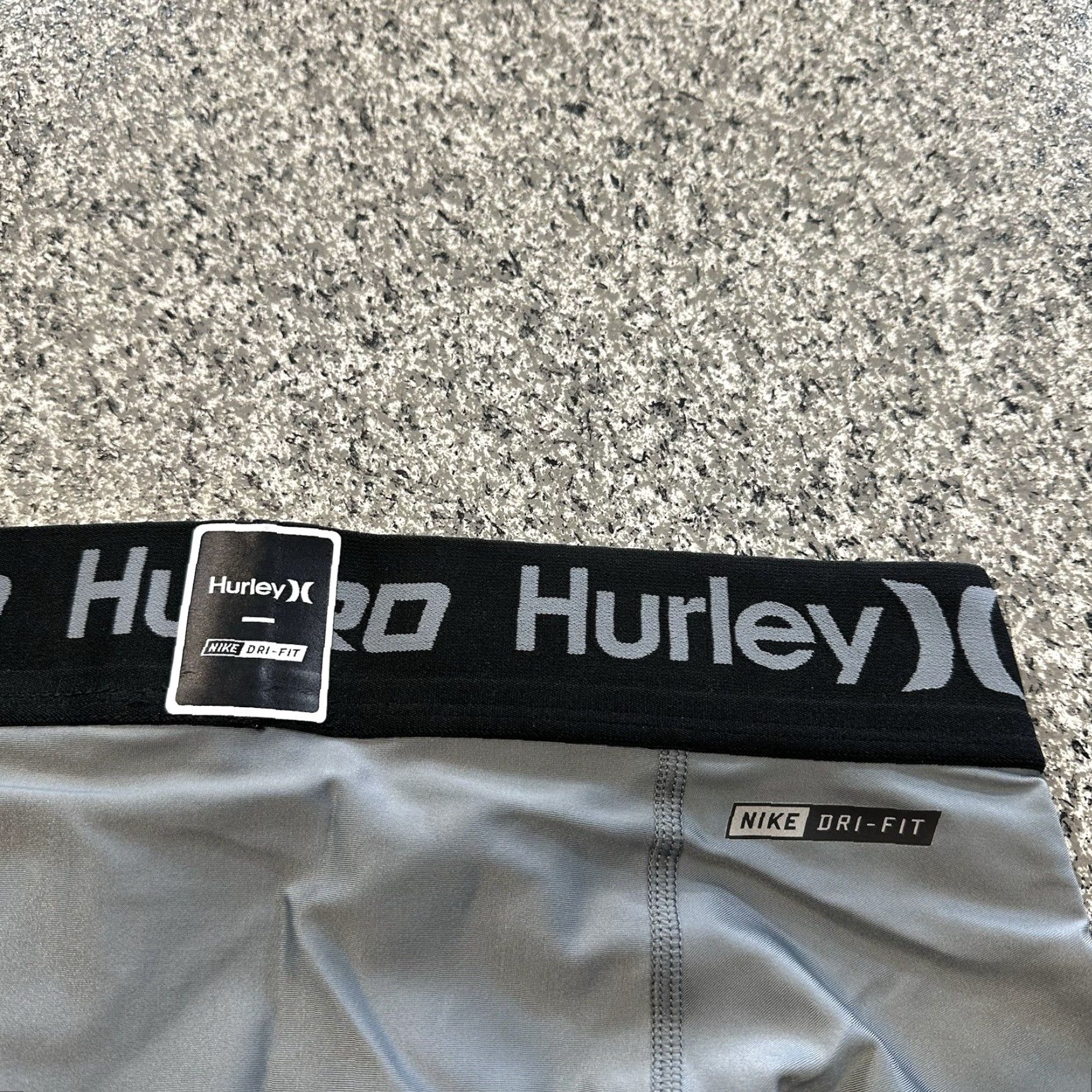 Hurley Hurley Rash Guard Surf Tights Mens M Grey 50+ UPF Compression Beac​h Hawaiian Pattern Floral Clothing Size US 31 - 2 Thumbnail
