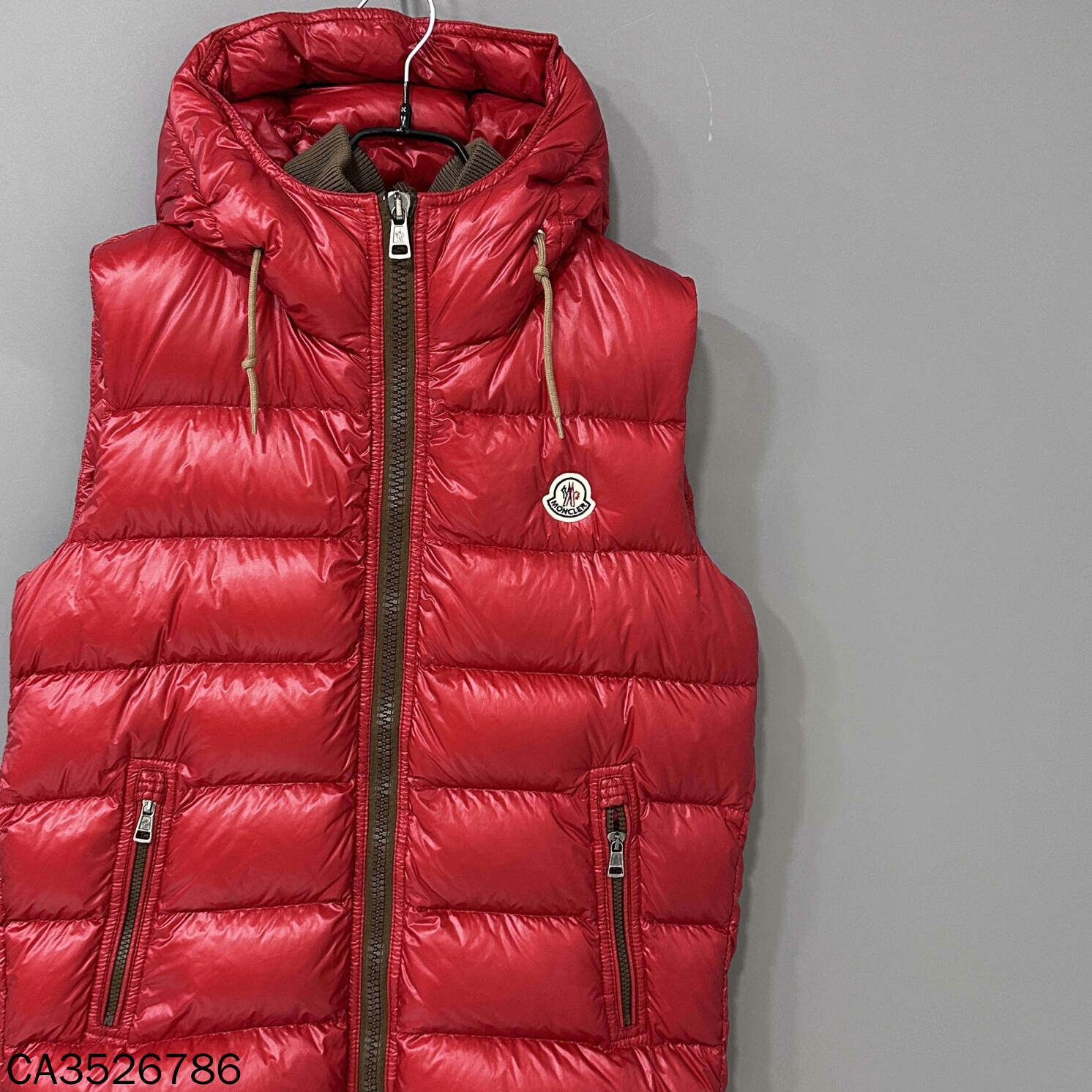 Moncler Red Armband Moncler Down Vest Size L / US 10 / IT 46 - 1 Thumbnail
