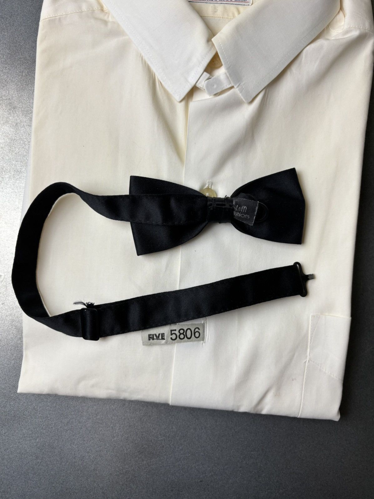 Vintage 1980s Pre-Tied Bow Tie Vintage Bowtie Neck Tie Made in USA Size ONE SIZE - 2 Thumbnail