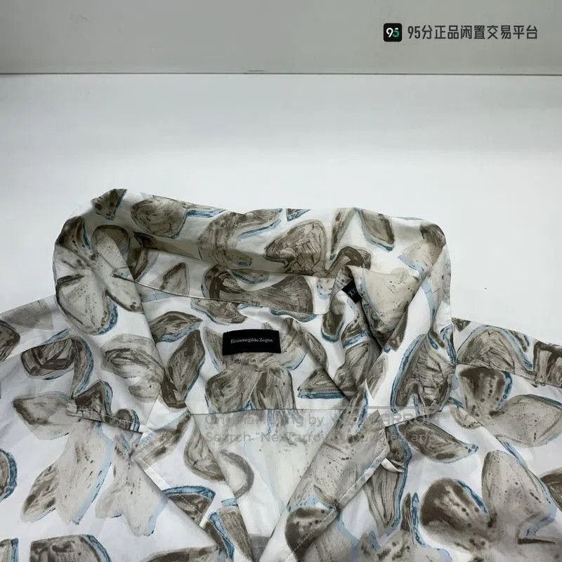 Ermenegildo Zegna Zegna Men's Butterfly Print Lapel Short. Size US XXL / EU 58 / 5 - 2 Thumbnail