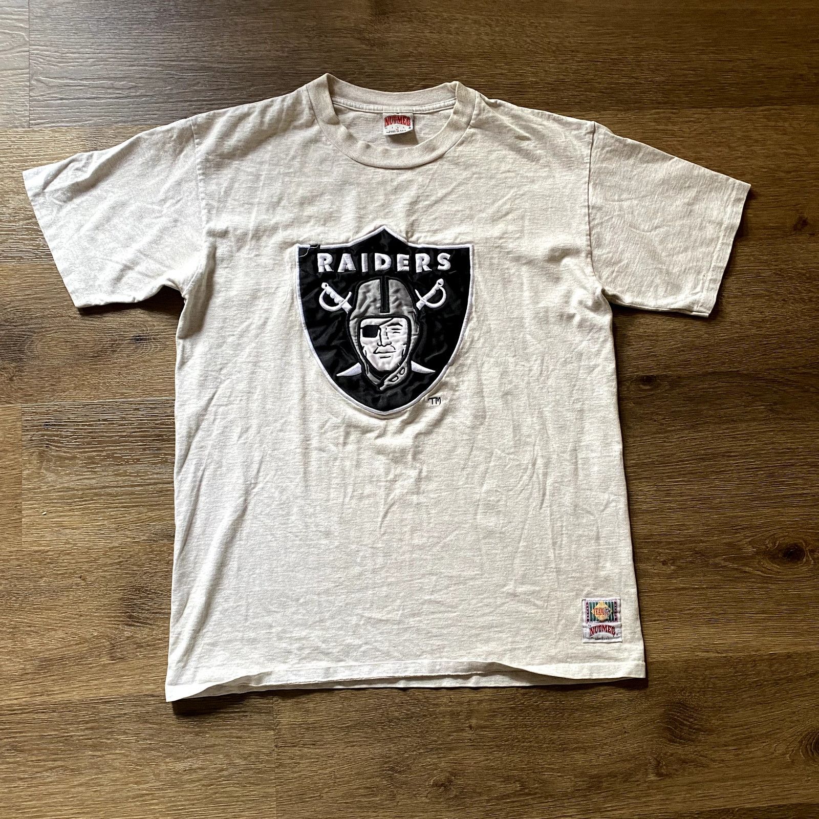 Nutmeg 90s Nutmeg Oakland Raiders Tee Shirt Size US XL / EU 56 / 4 - 1 Thumbnail