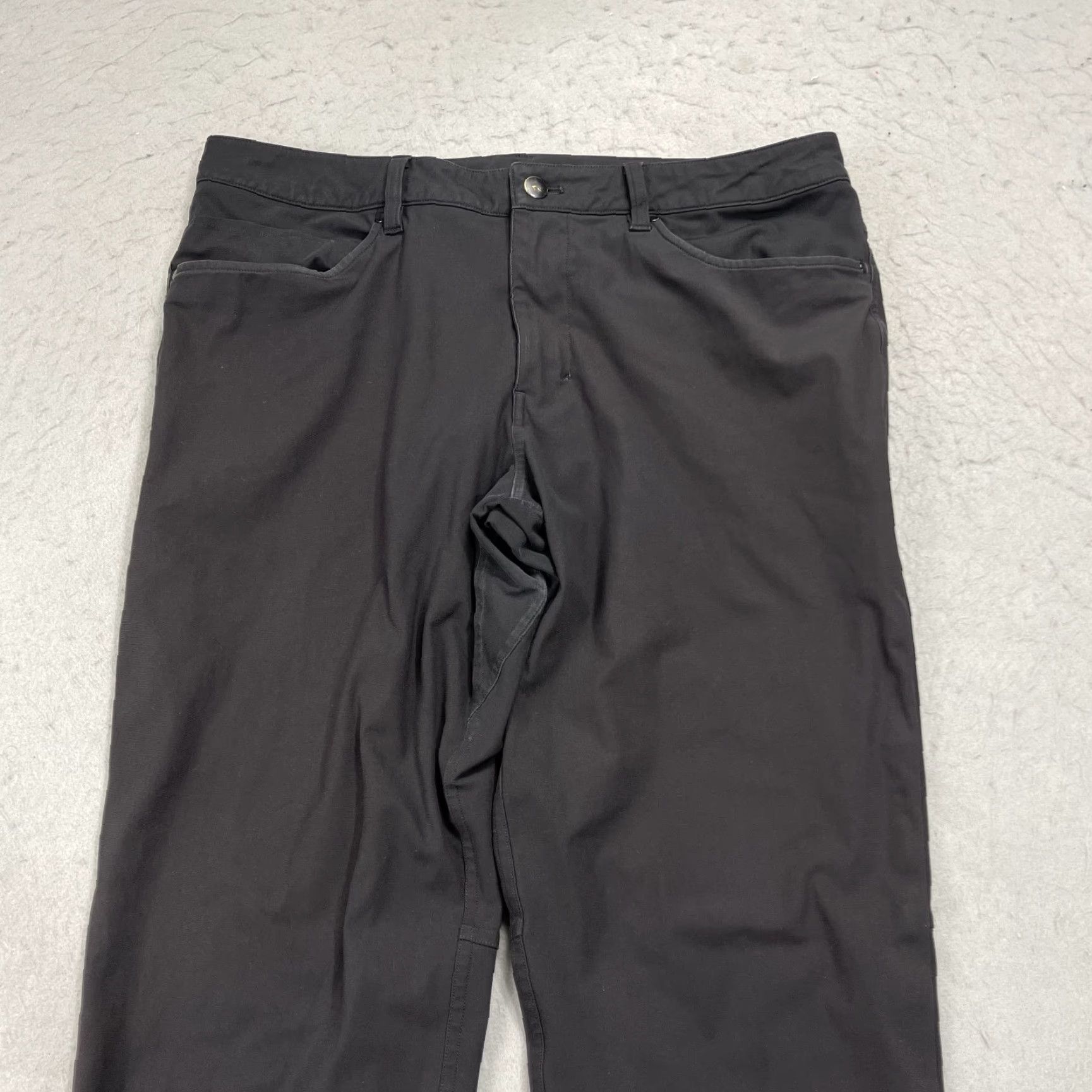 Lululemon Lululemon Pants Mens 34x30 Black Warpstreme Slim Casual Chino Button Preppy ABC Pants Mens 34 Black Warpstreme Sl im Casual Chino Button Preppy Size US 34 / EU 50 - 2 Thumbnail