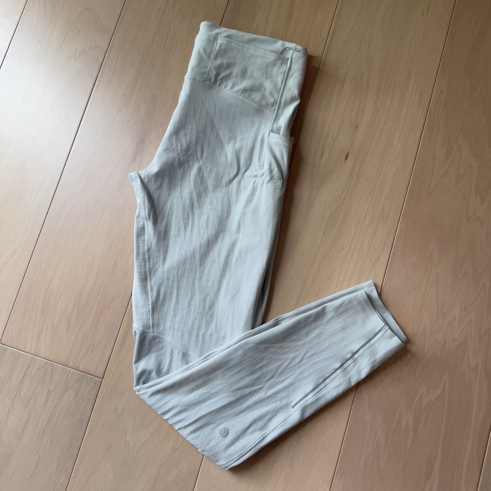 Lululemon Lululemon Pants Large Gray White Lightweight Legging Running Size 28" / US 6 / IT 42 - 8 Thumbnail