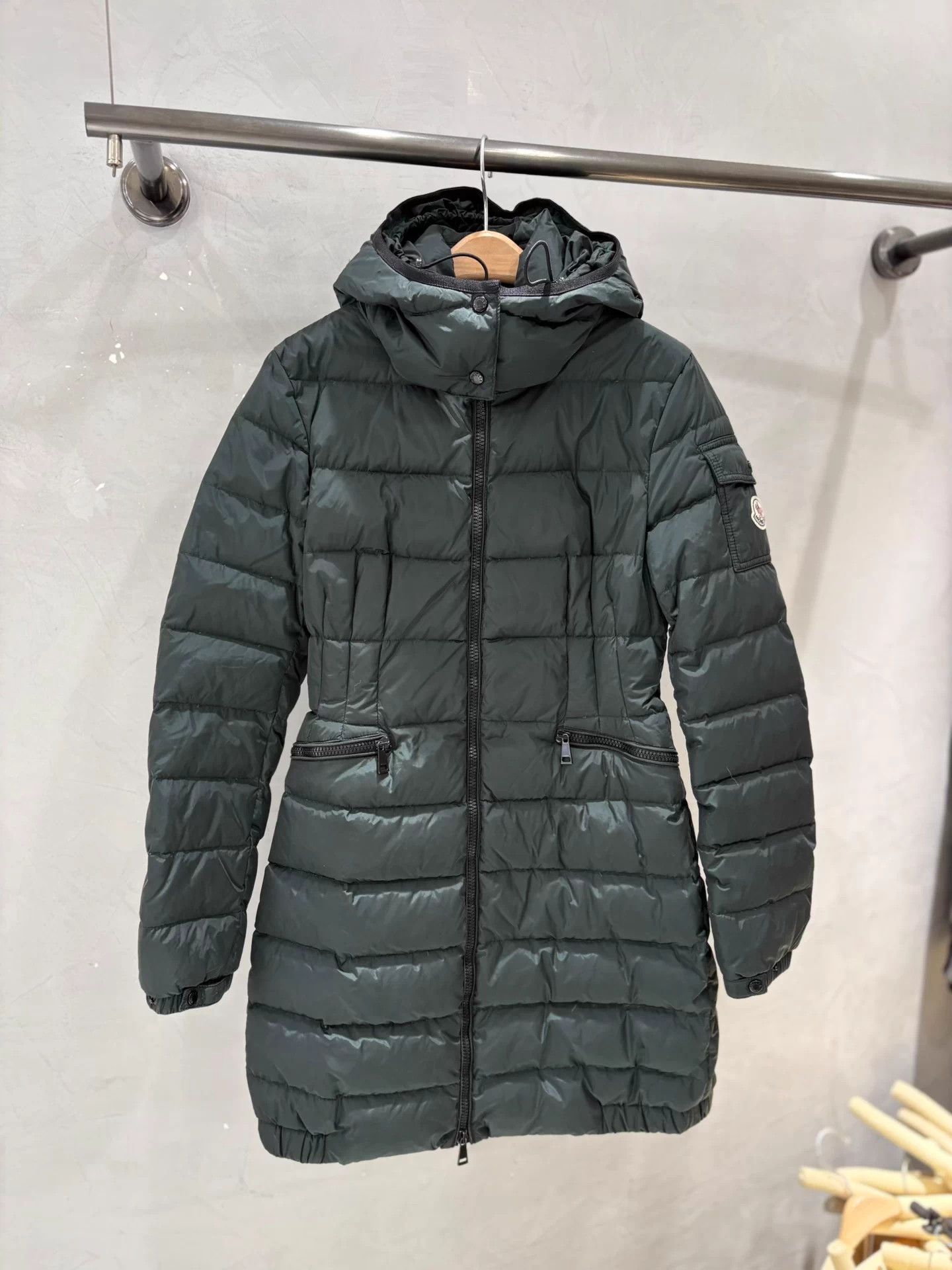 Moncler Moncler Army Green cinched waist hooded puffer 1 Size S / US 4 / IT 40 - 2 Thumbnail