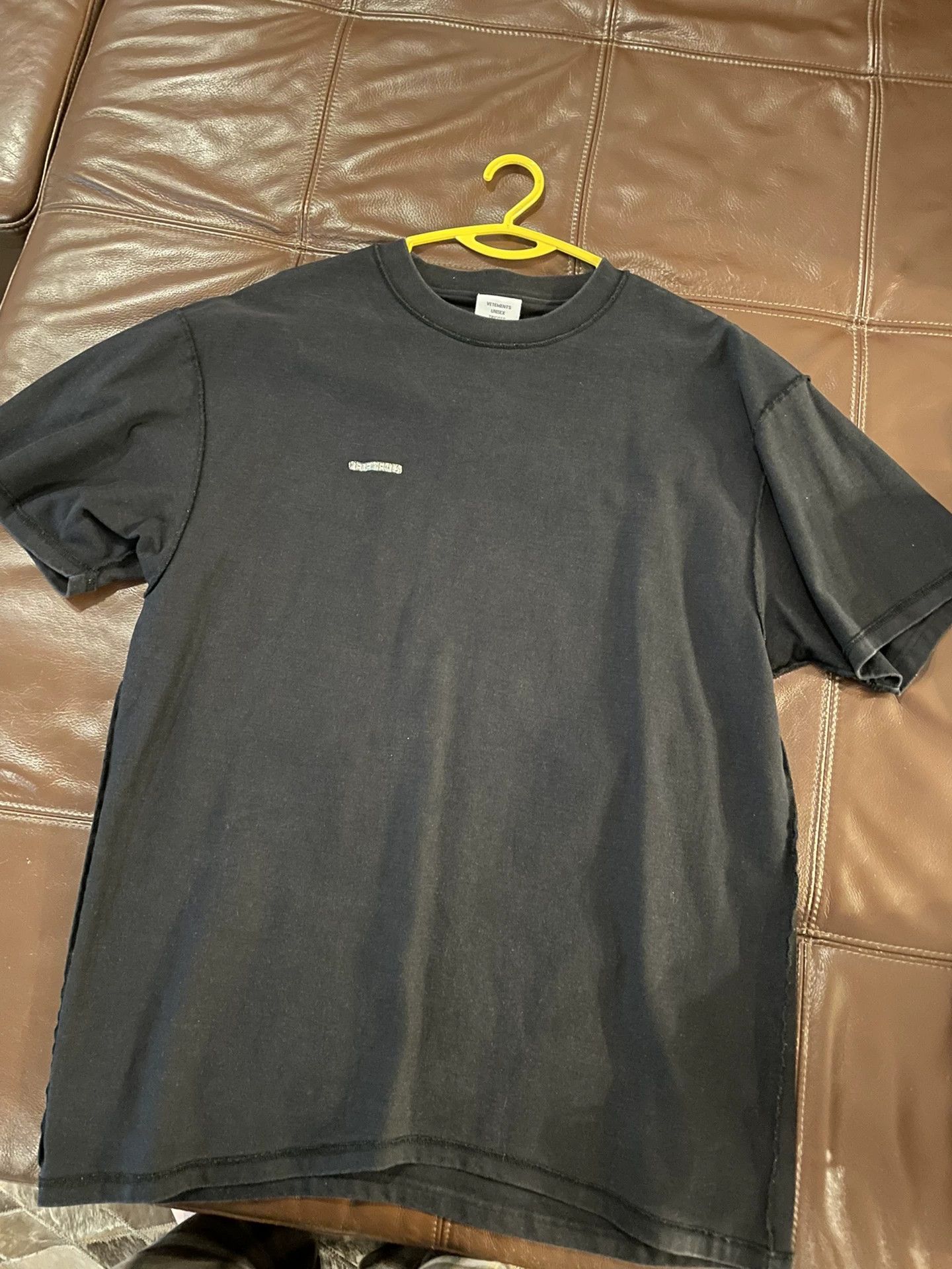 Vetements vetements men's oversized t-shirt in black Size US XS / EU 42 / 0 - 1 Thumbnail