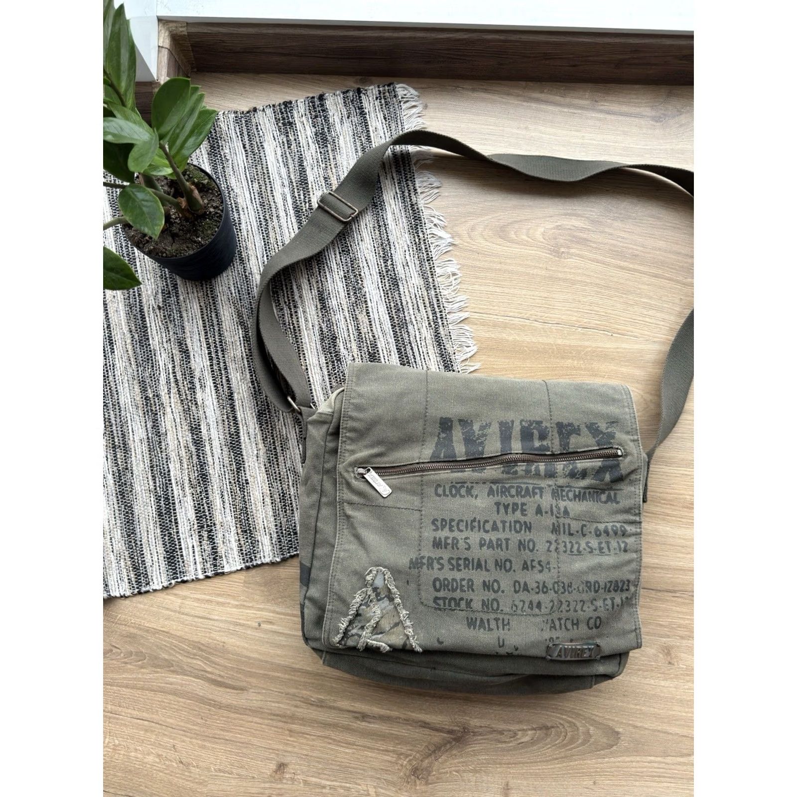 Avirex VINTAGE Avirex USA ARMY Military Crossbody Shoulder Bag Men Large Green 90s Retro Casual Size ONE SIZE - 5 Thumbnail