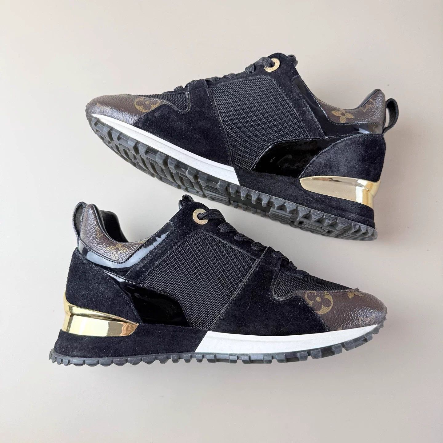 Louis Vuitton LV Run Away Black & Gold Logo Sneakers EU35 Size US 4 / IT 34 - 6 Thumbnail