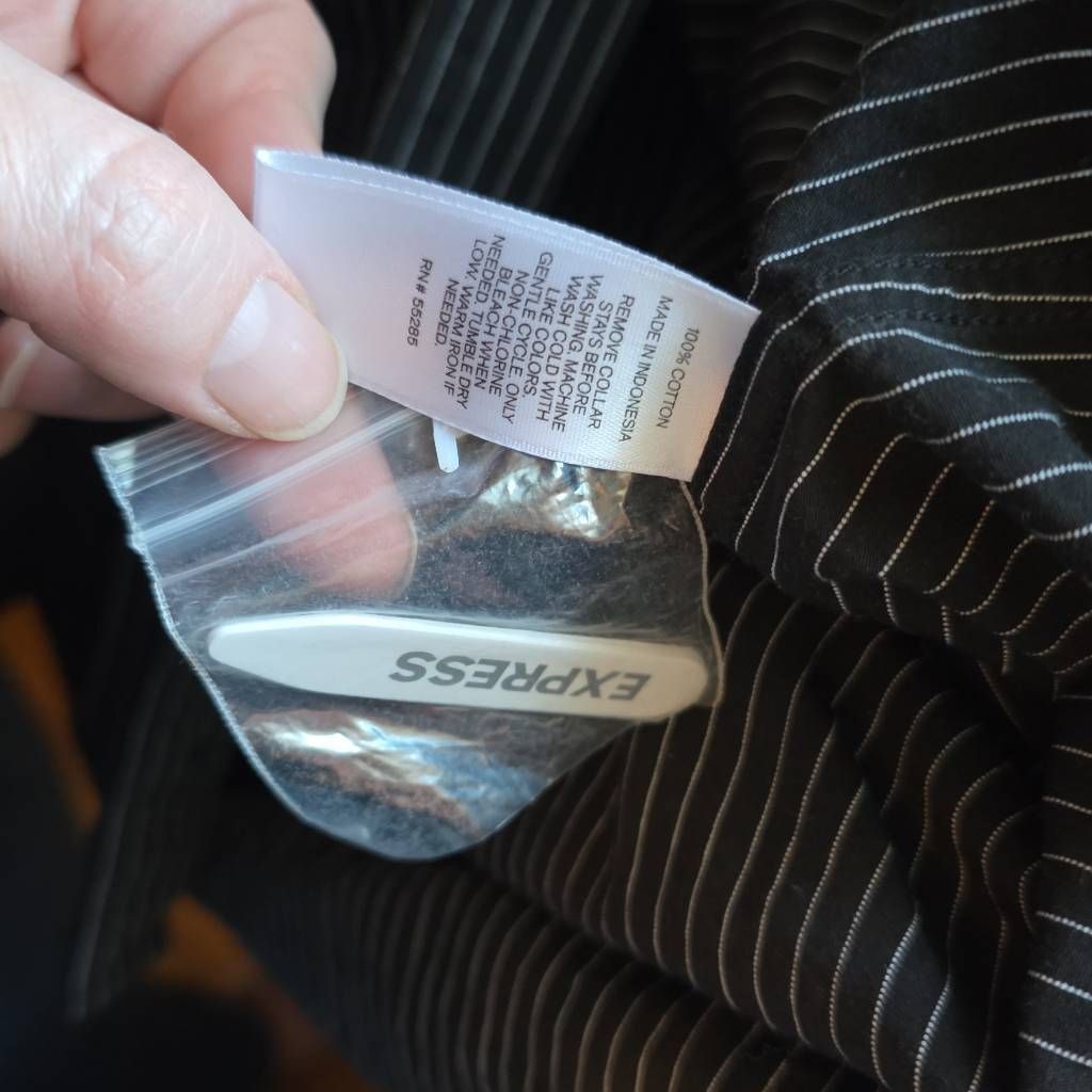 Express Express Men's Size Large Black & White Pinstripe Long Sleeve Size US L / EU 52-54 / 3 - 6 Thumbnail