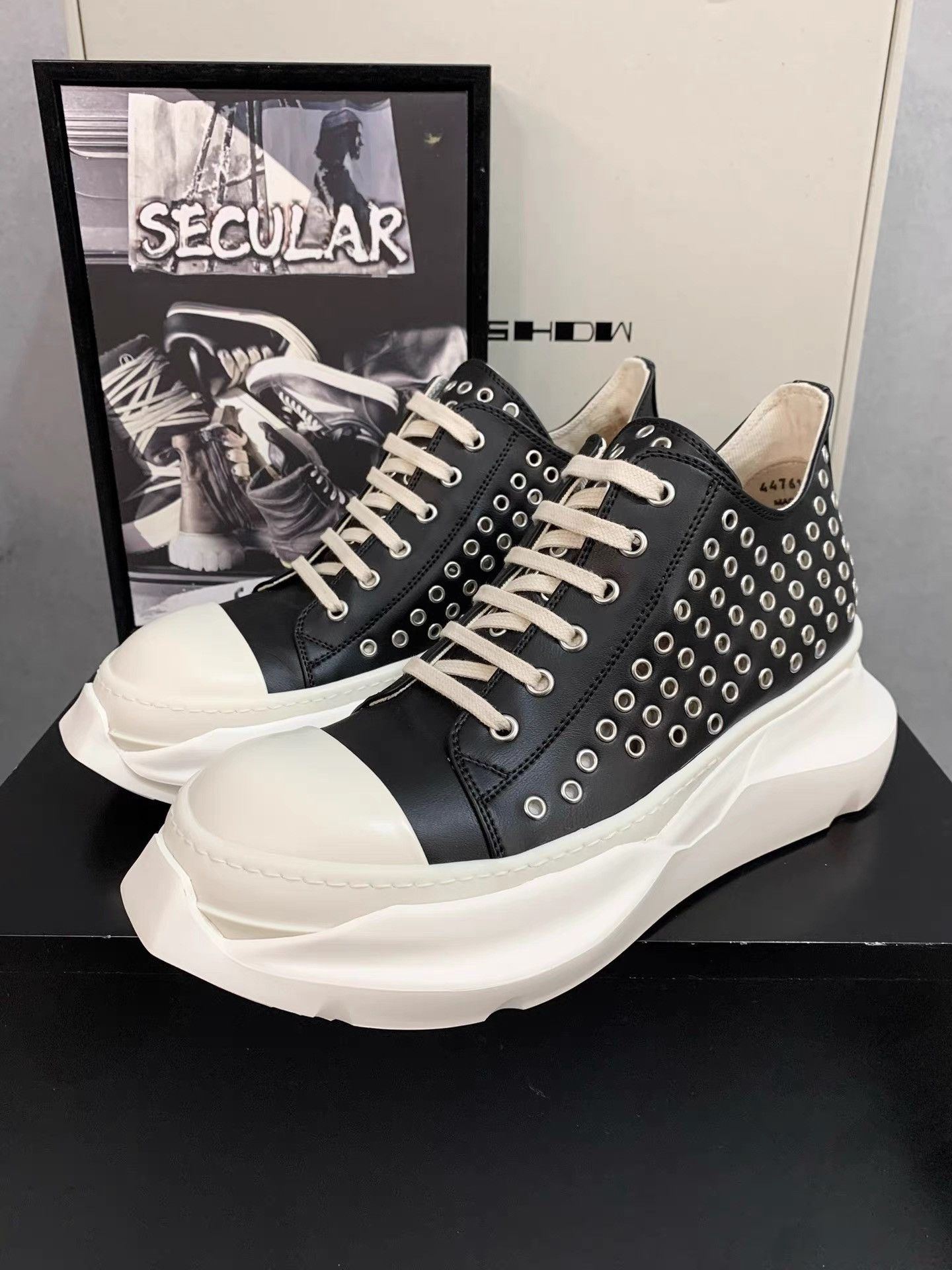 Rick Owens Rick Owens Black Leather Tractor Sole Low Sneakers K34 Size US 5 / IT 35 - 1 Thumbnail
