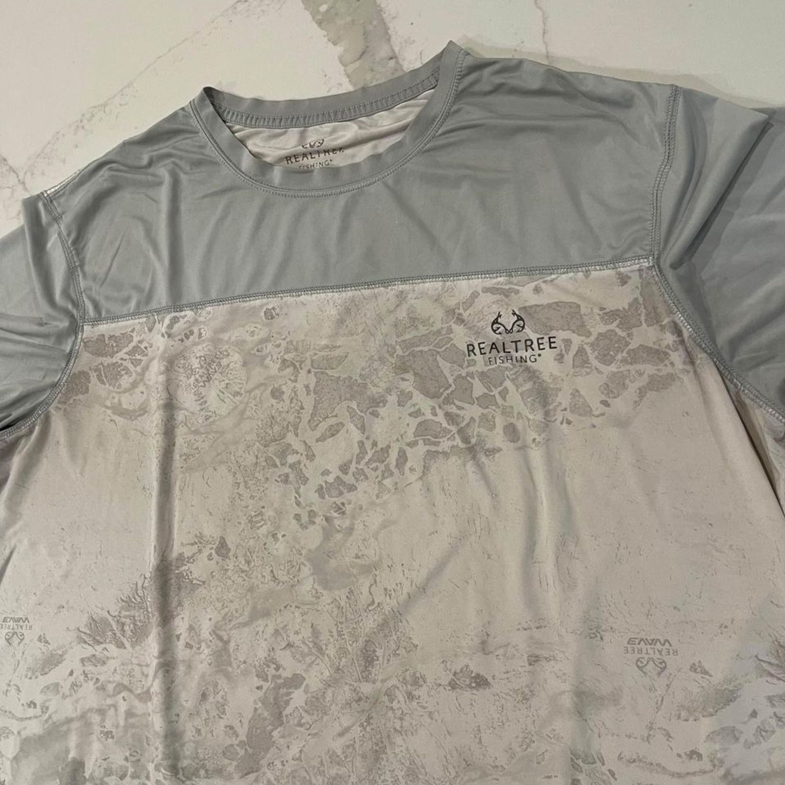 Realtree Realtree Wav3 Men's White Gray Performance Fishing Tee 2XL Size US XXL / EU 58 / 5 - 2 Thumbnail