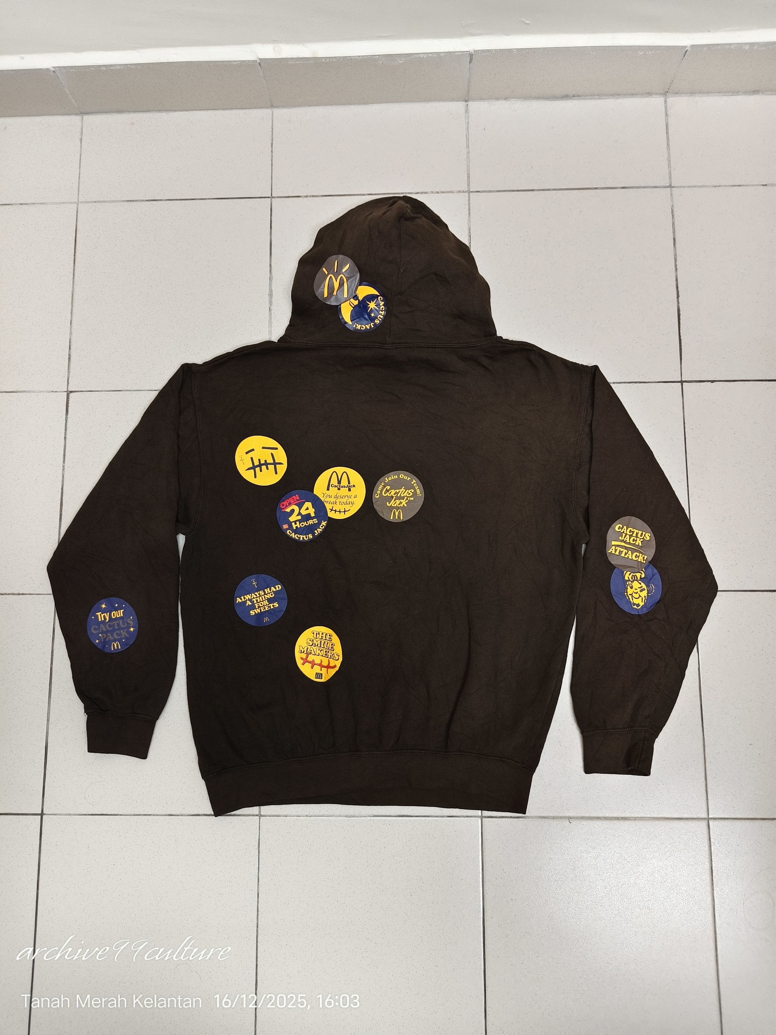Travis Scott Travis Scott X McDonald’s Cactus Jack Sticker Bomb Hoodie Size US M / EU 48-50 / 2 - 2 Thumbnail