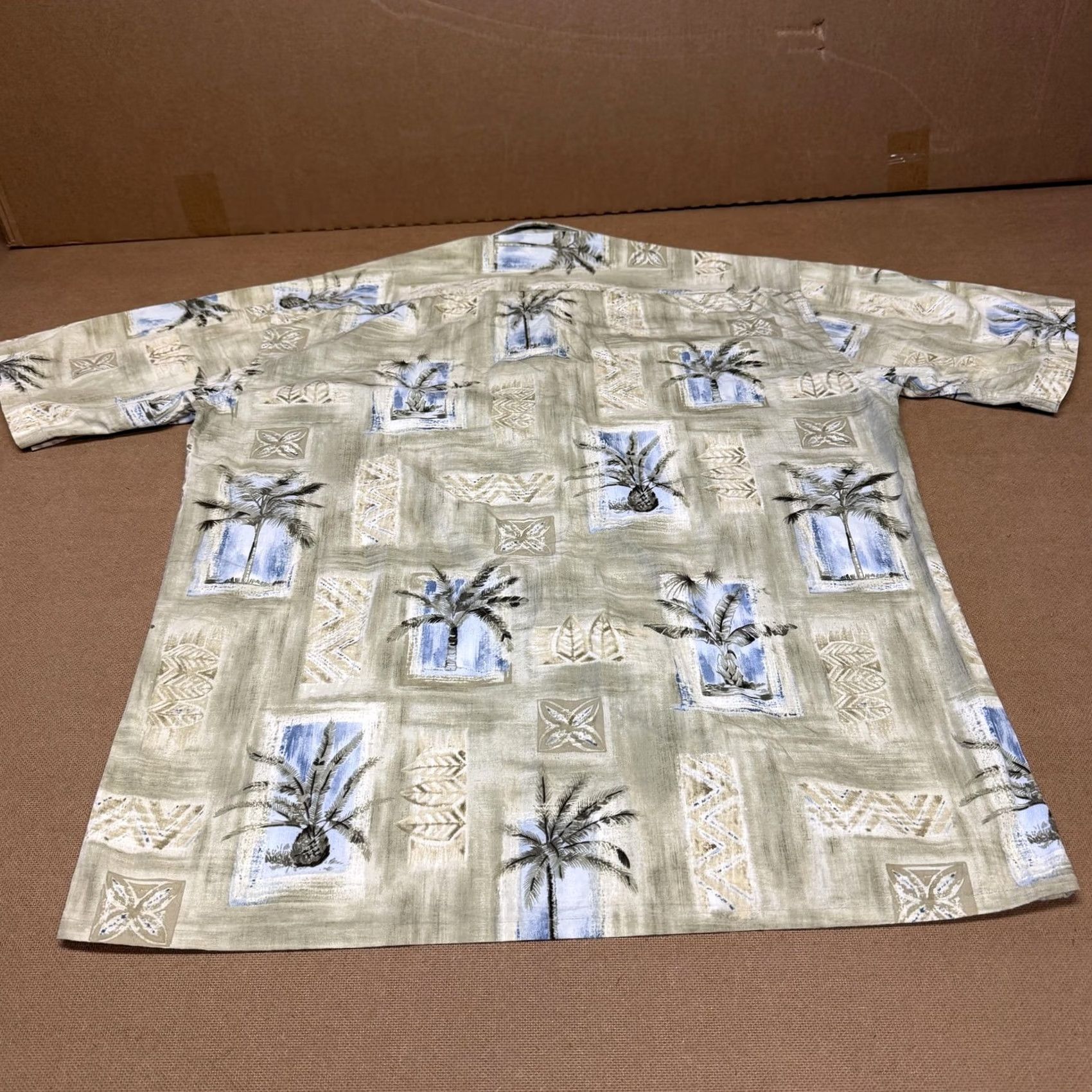 Vintage Batik Bay Shirt Mens Large Beige Palm Tree Cotton Tropical Hawaiian Camp Aloha Button-Up Short Sleeve Graphic Print Beach Size US L / EU 52-54 / 3 - 7 Thumbnail