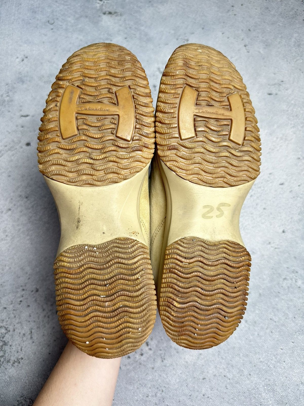 Hogan Hogan Interactive Low Snickers Suede Luxury Italy Brand Size US 10.5 / IT 40.5 - 9 Thumbnail