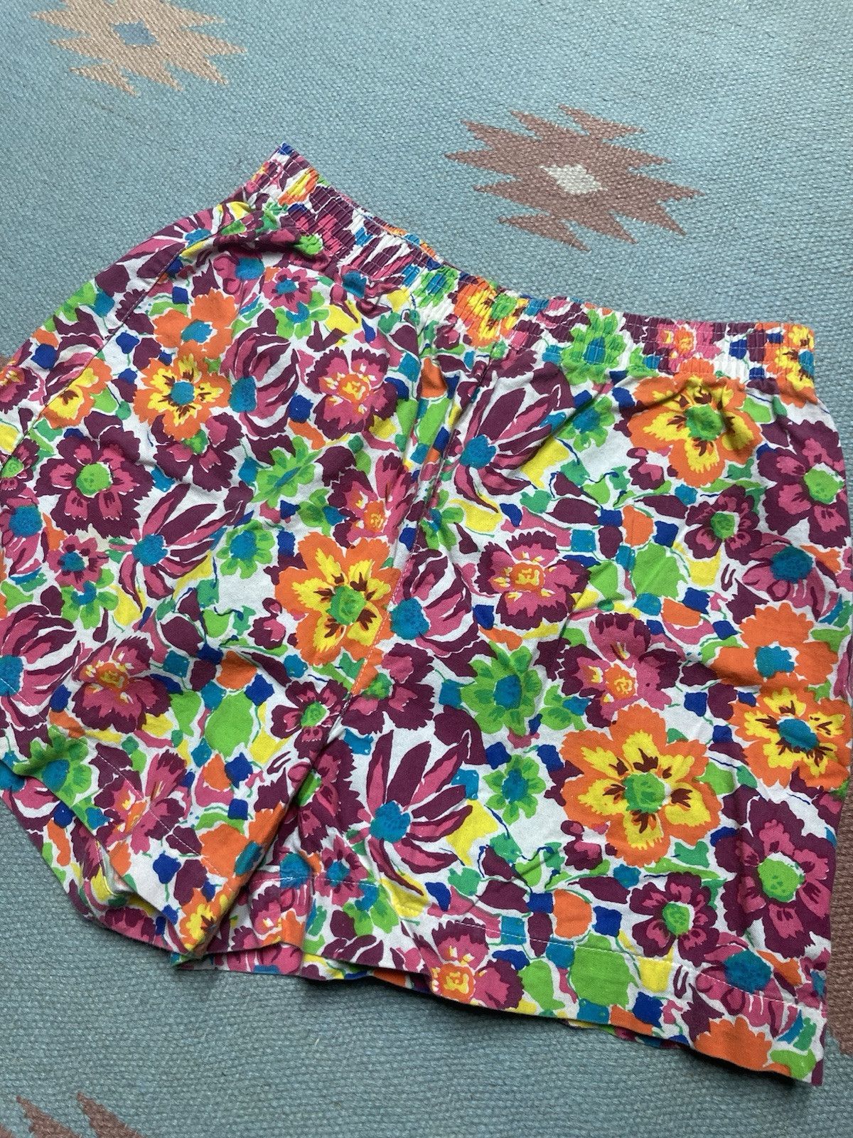 Vintage Vtg 80s 90s shorts flowers elastic waist lightweight medium Size 28" / US 6 / IT 42 - 2 Thumbnail