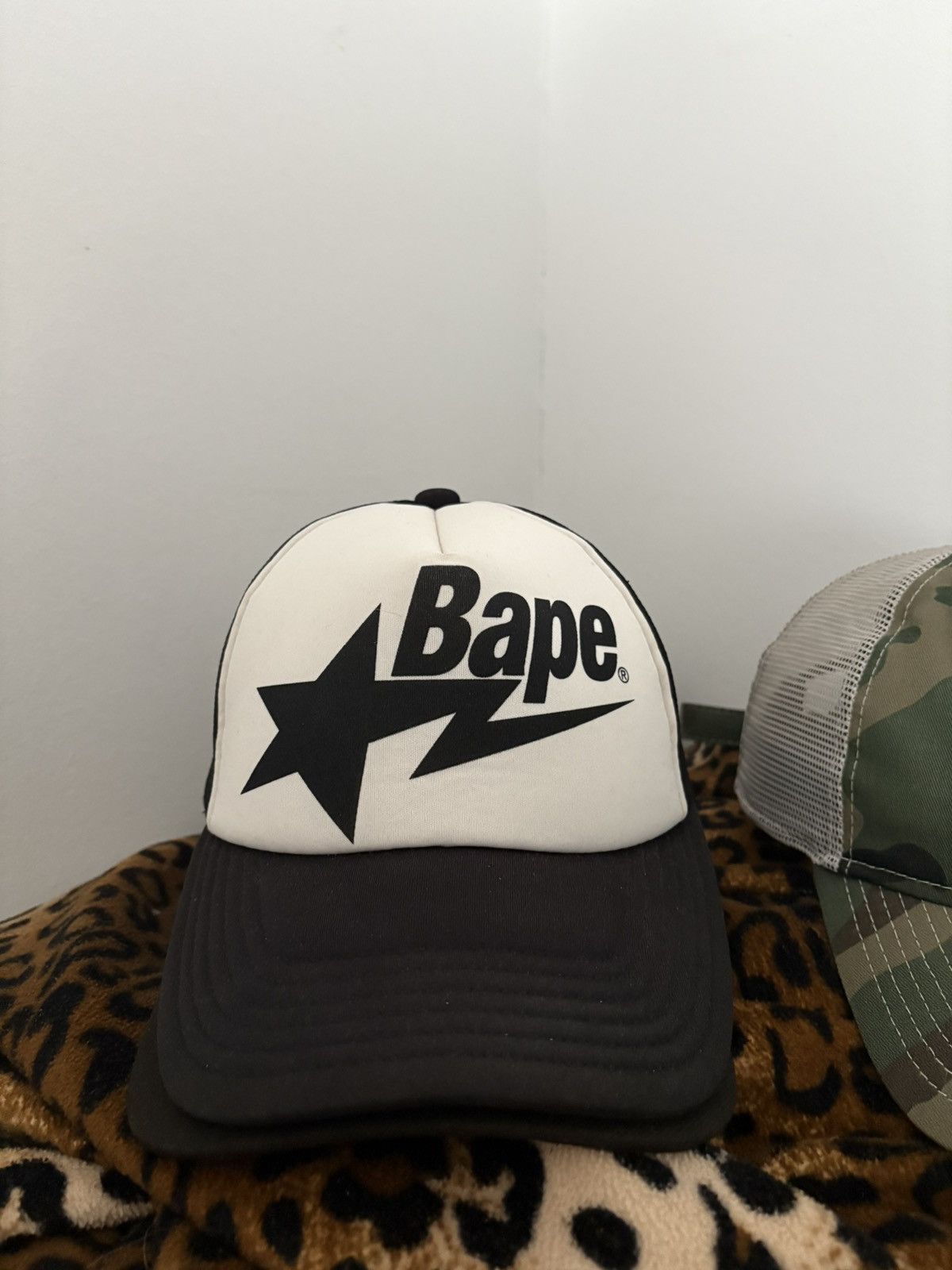 BAPE X KIDSUPER BAPE STA LOGO RHINESTONE TRUCKER CAP – eu