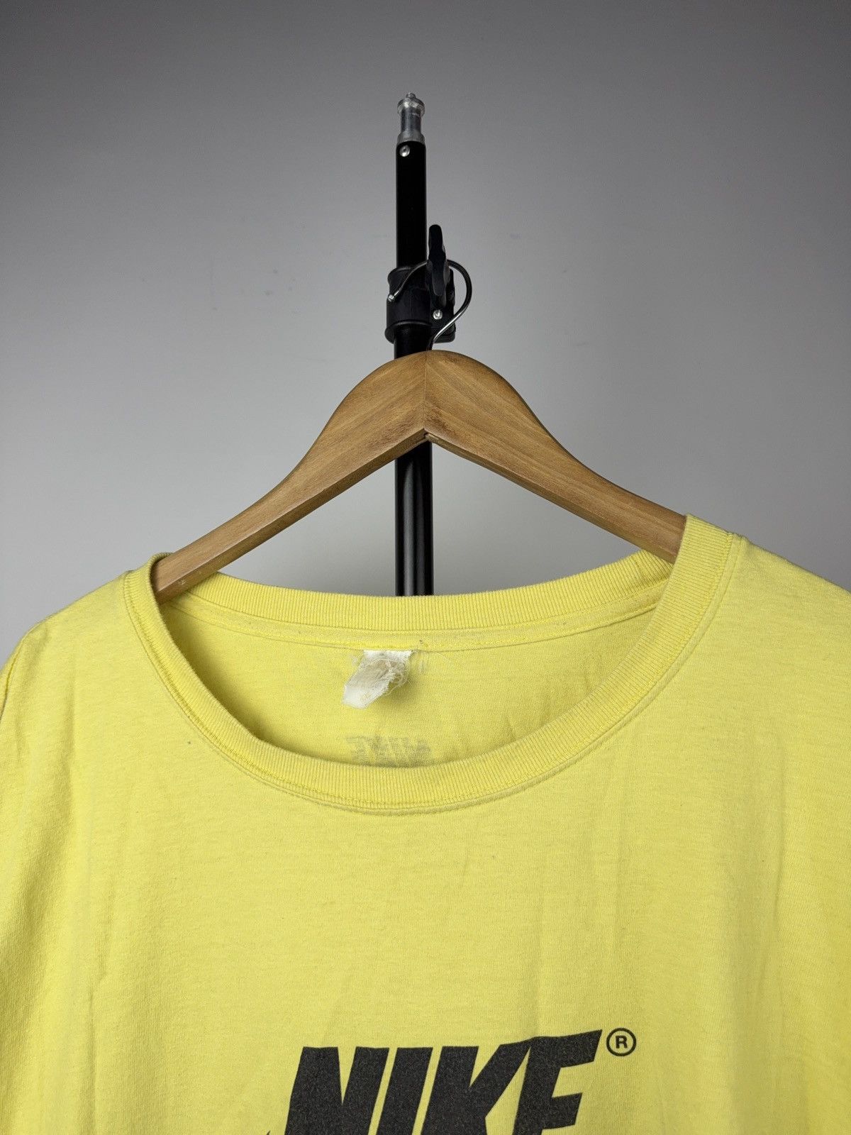 Nike Vintage Retro USA 90s Nike Yellow Tee with Big Swoosh Logo Size US XL / EU 56 / 4 - 7 Thumbnail