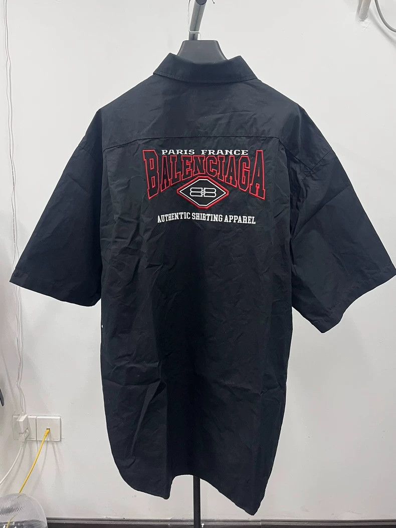 Balenciaga Balenciaga Bat short sleeve shirt 2503-Nextarrow Size US XXS / EU 40 - 1 Thumbnail