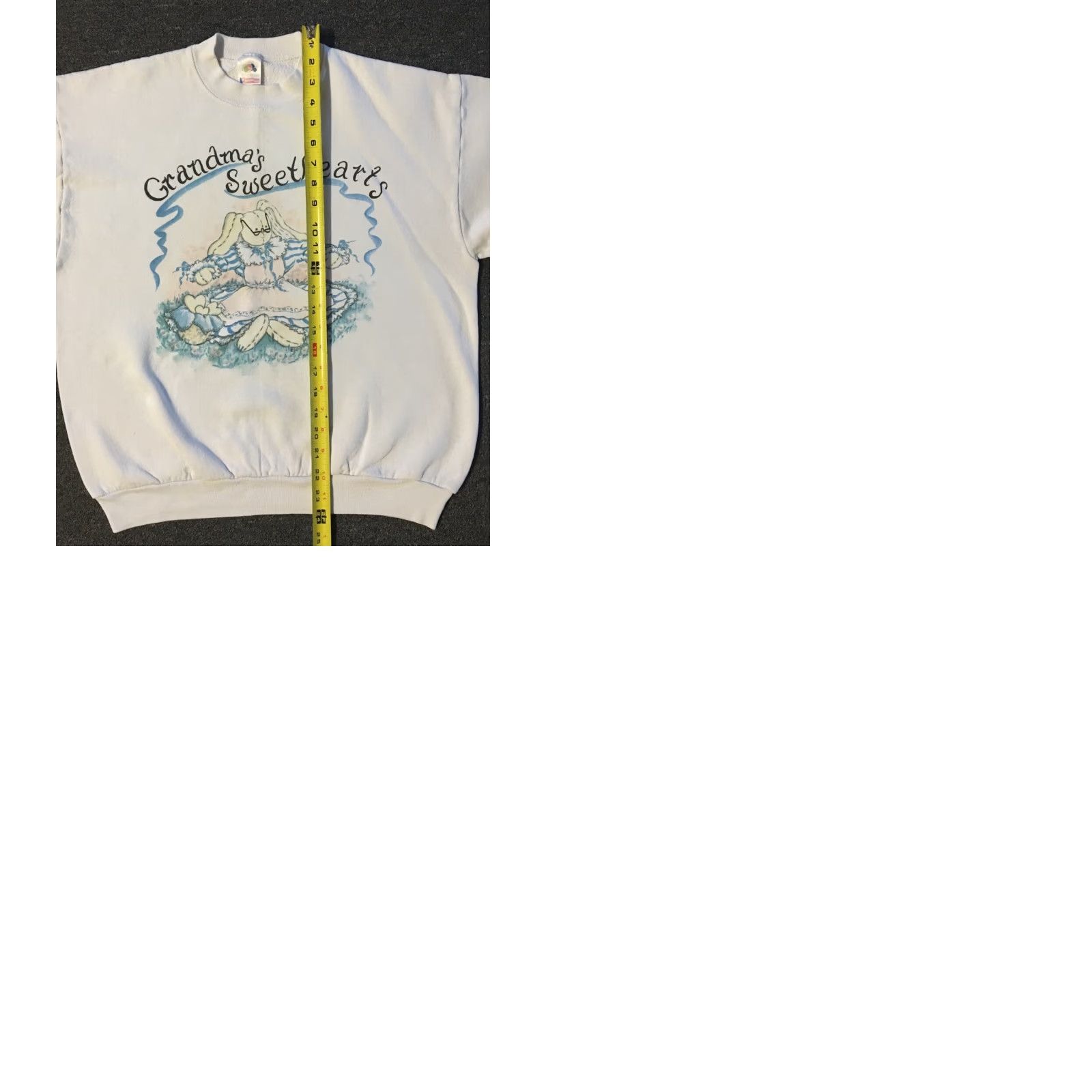 Fruit Of The Loom VINTAGE Grandmas Sweethearts Doll Faded Sweatshirt M USA Art Grunge Bunny 80s 90s Christmas Holiday USA Mens White Pullover Sweater Size US M / EU 48-50 / 2 - 9 Thumbnail