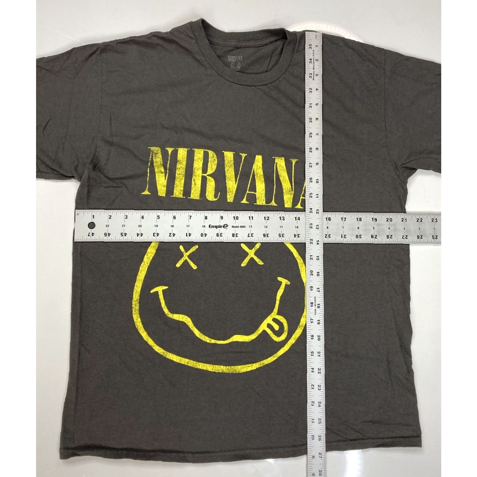 Vintage VINTAGE Nirvana Logo Graphic T-shirt Men Large Gray Short Sleeve Music Size US L / EU 52-54 / 3 - 5 Thumbnail