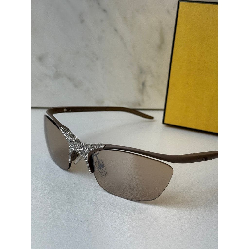 Fendi NEW Fendi FE40176U Crystal Mask Sunglasses Beige $1210 Size ONE SIZE - 3 Thumbnail