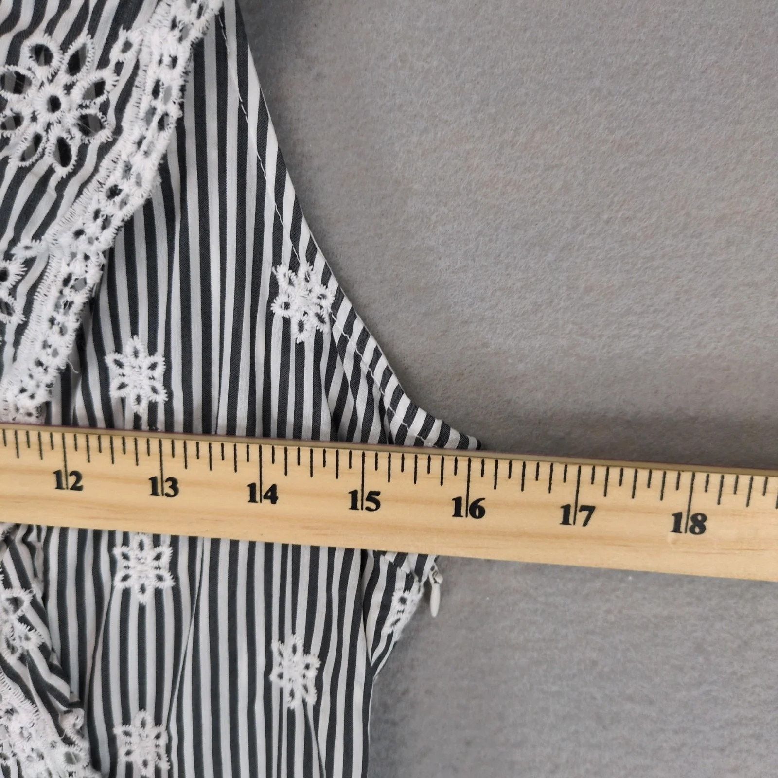 Other Willow & Clay Embroidered Floral Eyelet Lace Striped Dress Size L / US 10 / IT 46 - 4 Thumbnail
