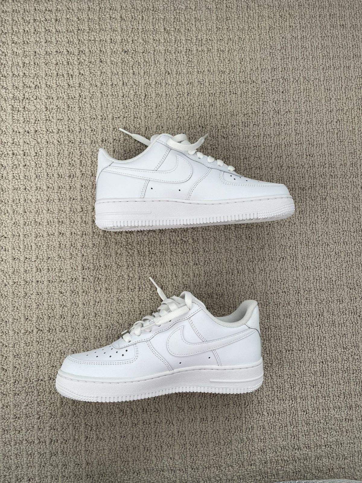 Nike WMNS NIKE AIR FORCE 1 ‘07 Size US 7 / IT 37 - 2 Thumbnail