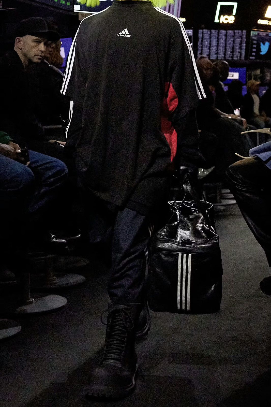 Adidas × Balenciaga Balenciaga x adidas T-Shirt Medium Fit FW22 Size US XL / EU 56 / 4 - 3 Thumbnail